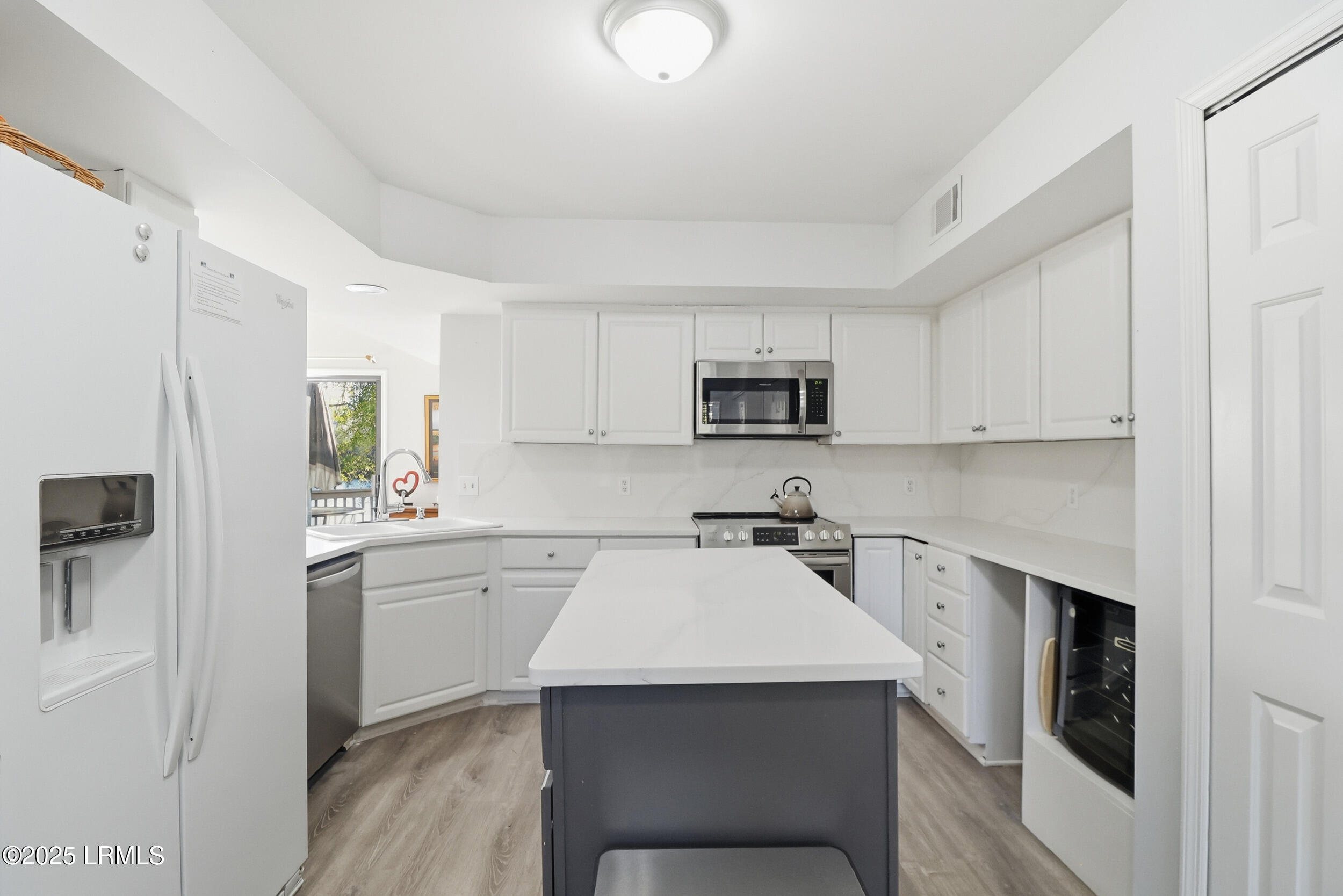 17 Lake Forest Drive 3348