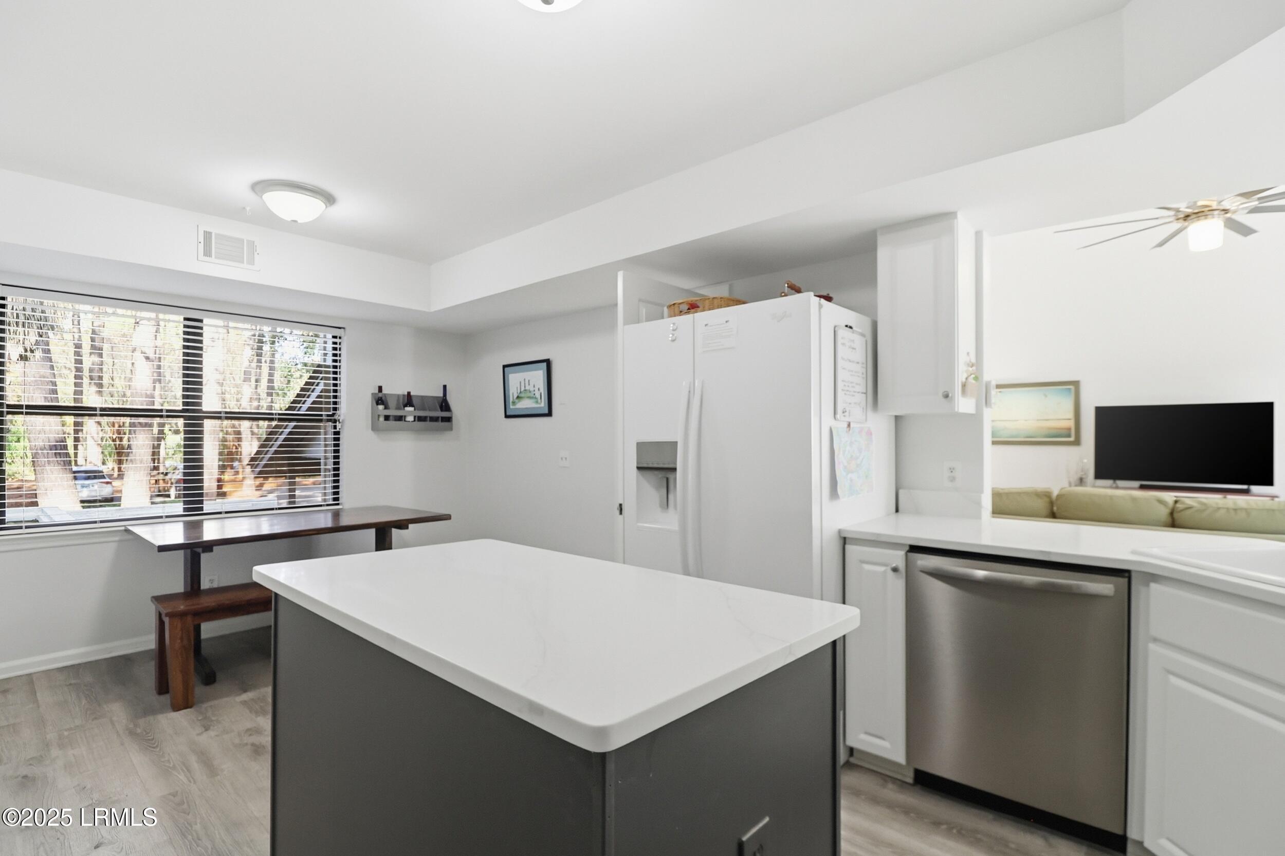 17 Lake Forest Drive 3348
