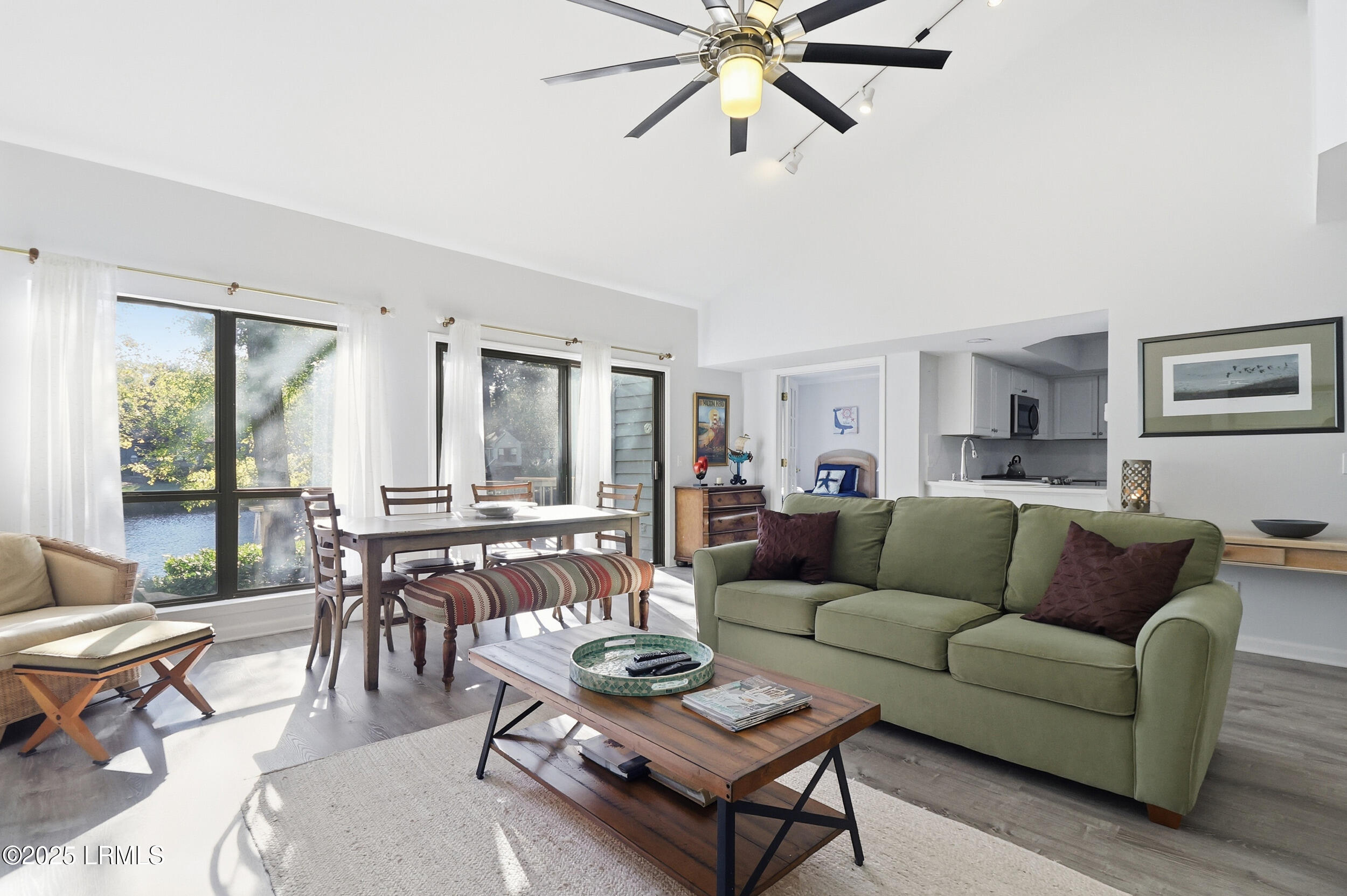 17 Lake Forest Drive 3348