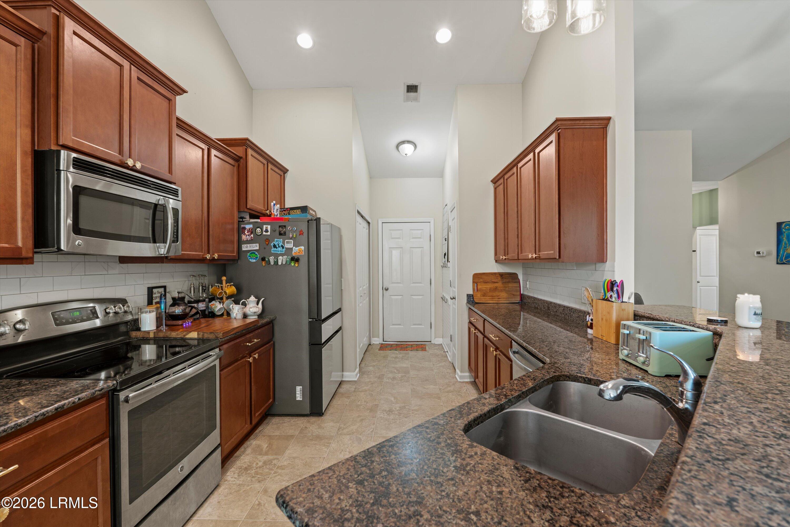 17 Congaree Way