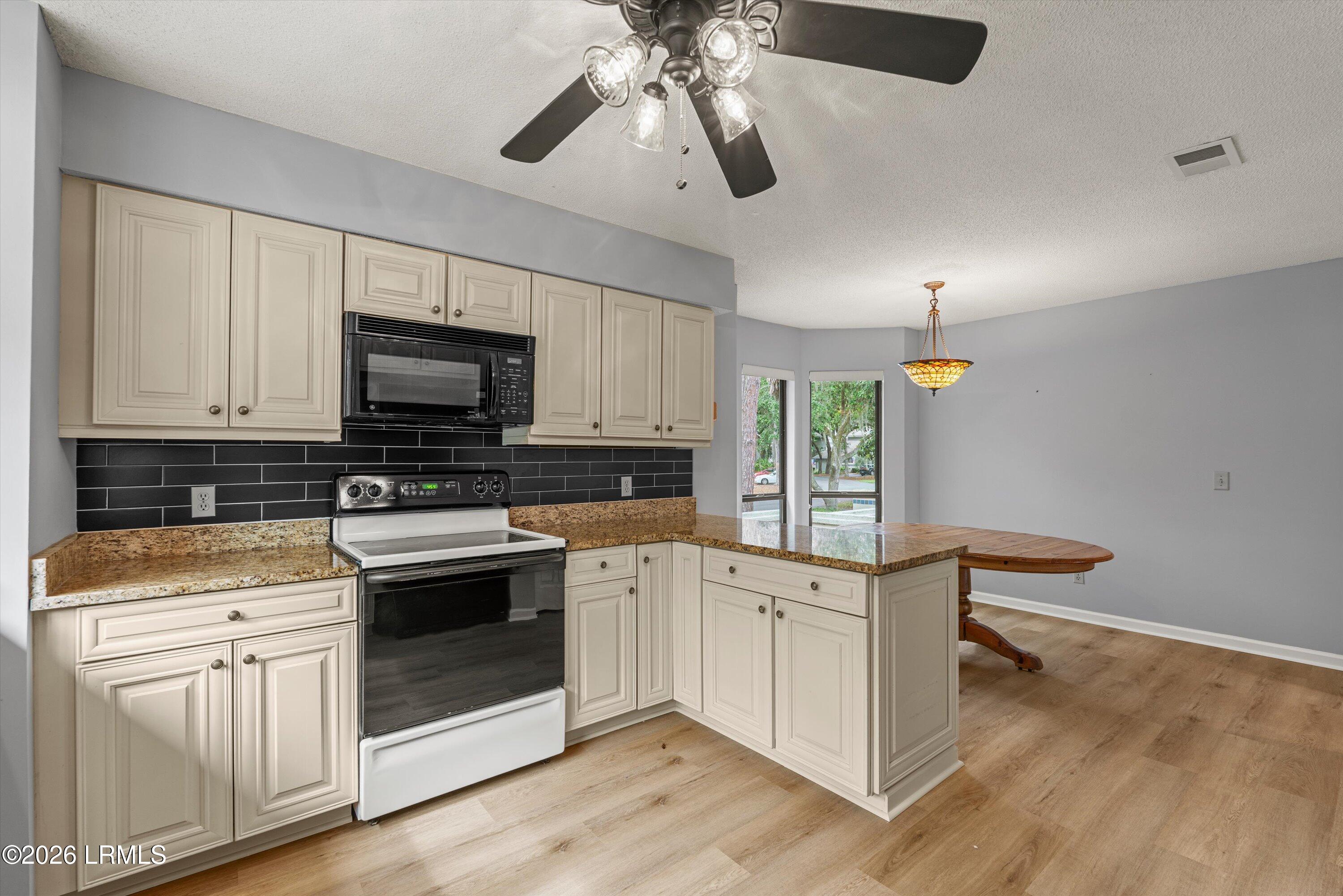17 Lake Forest Drive 3347