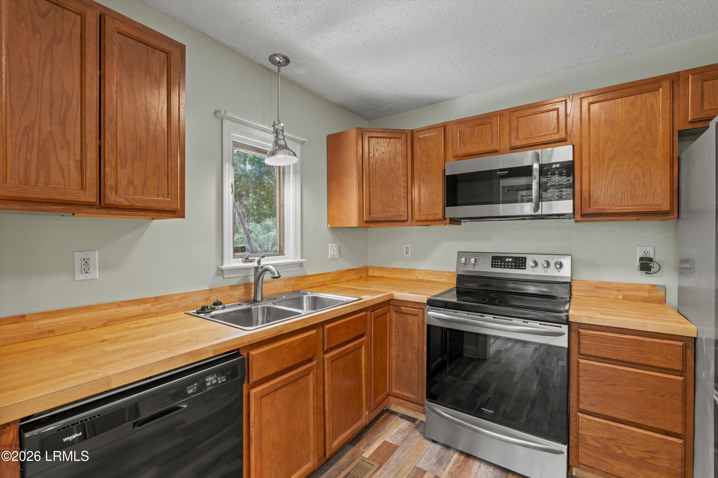 4309 Pinewood Circle