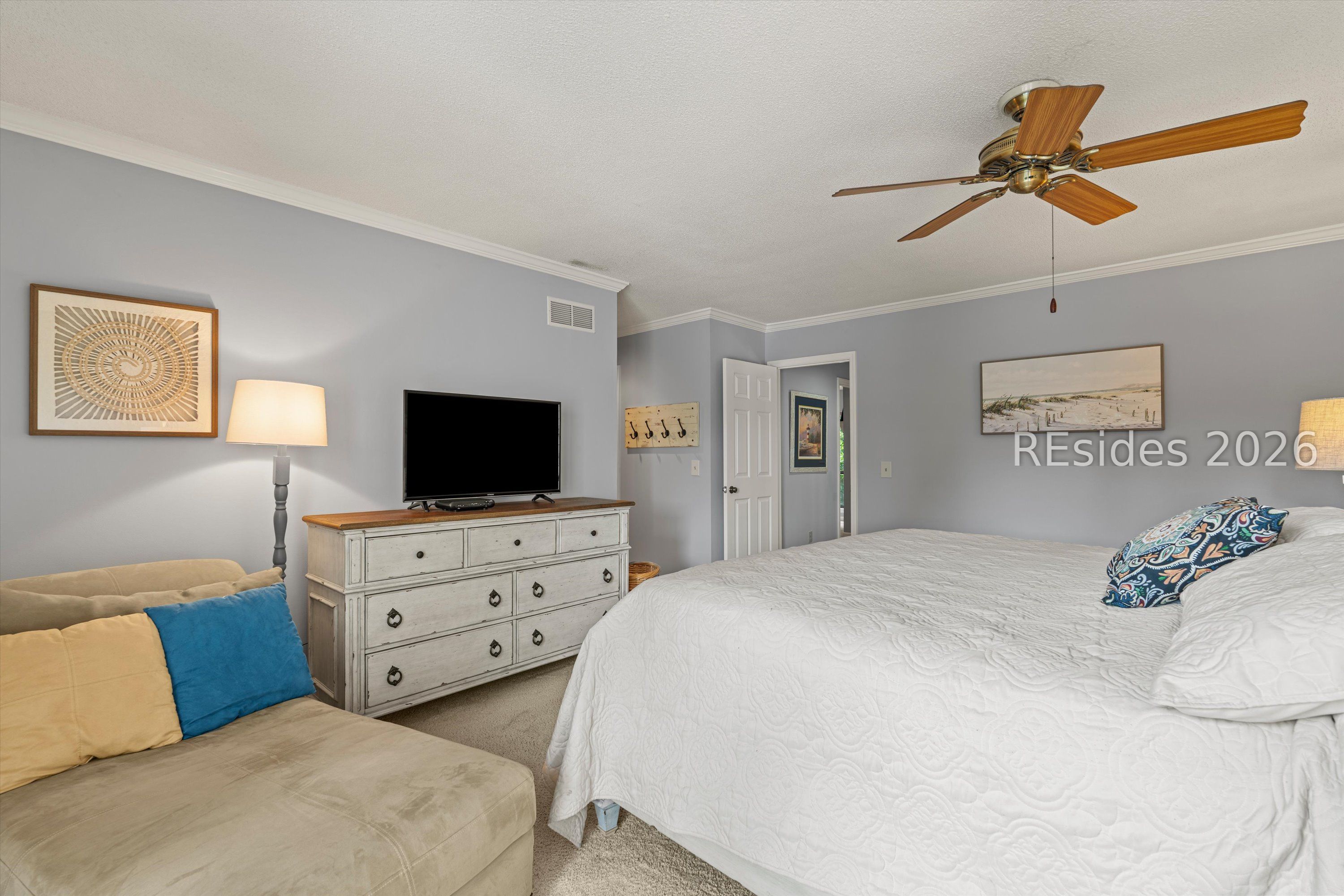 17 Lake Forest Drive Unit: APT 3347