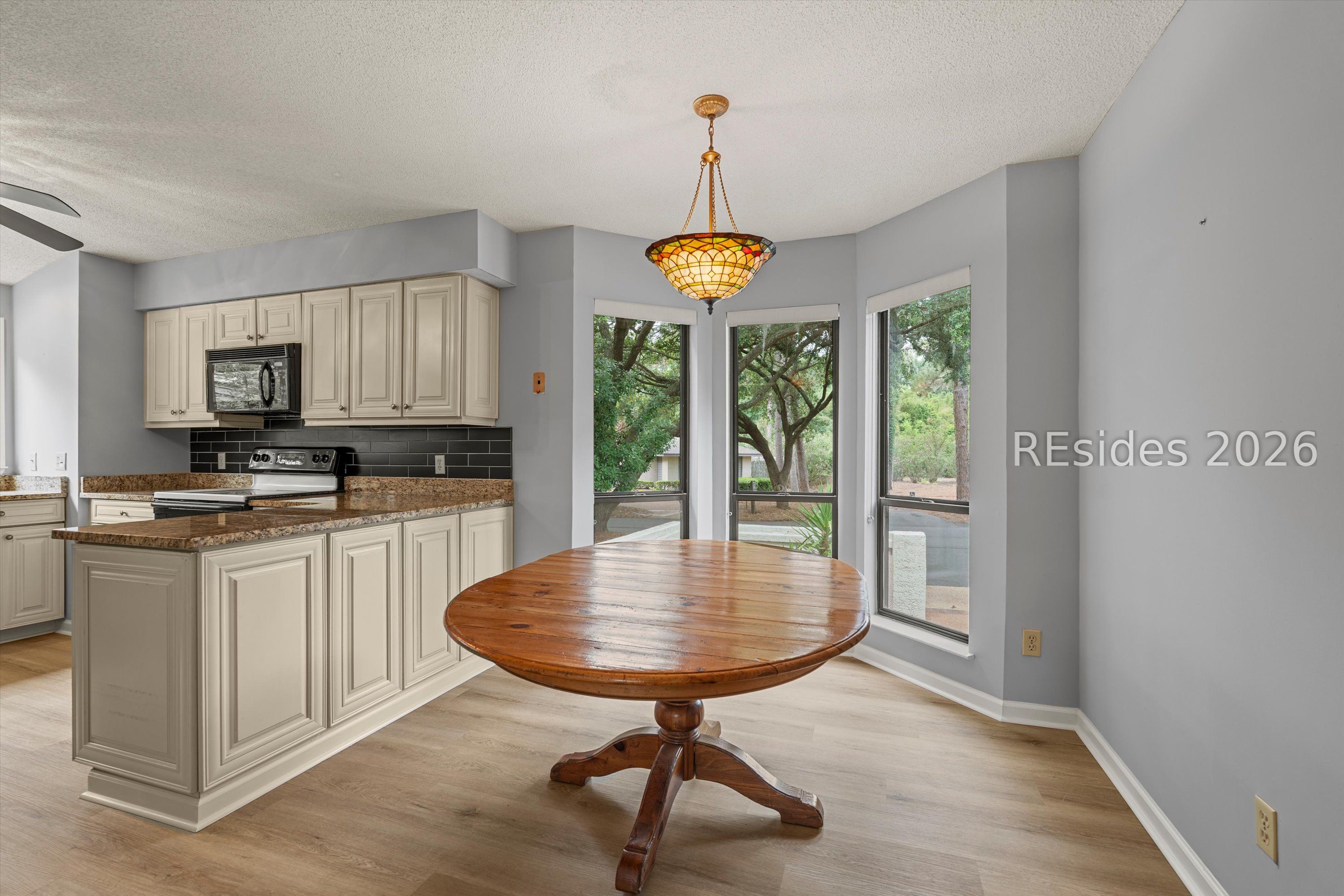 17 Lake Forest Drive Unit: APT 3347