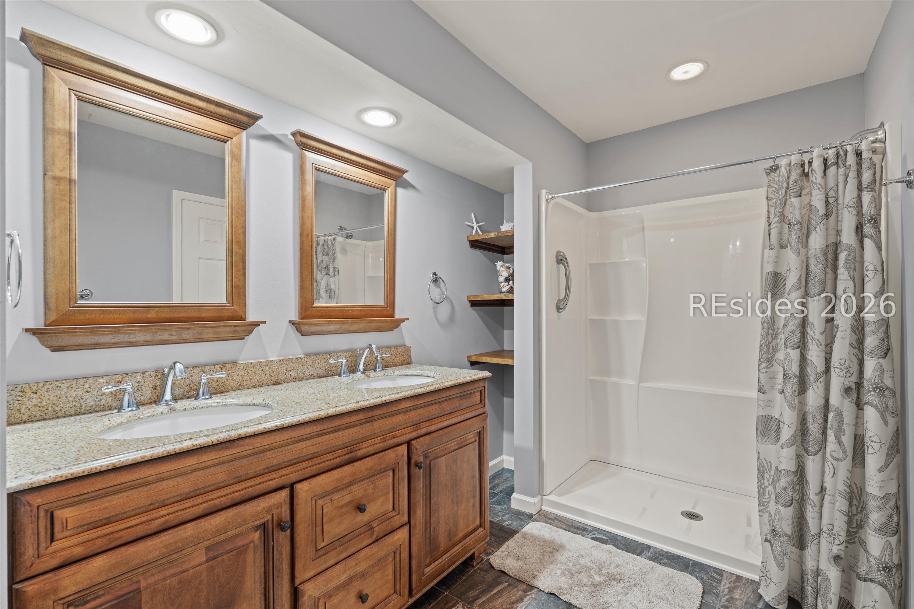 17 Lake Forest Drive Unit: APT 3347