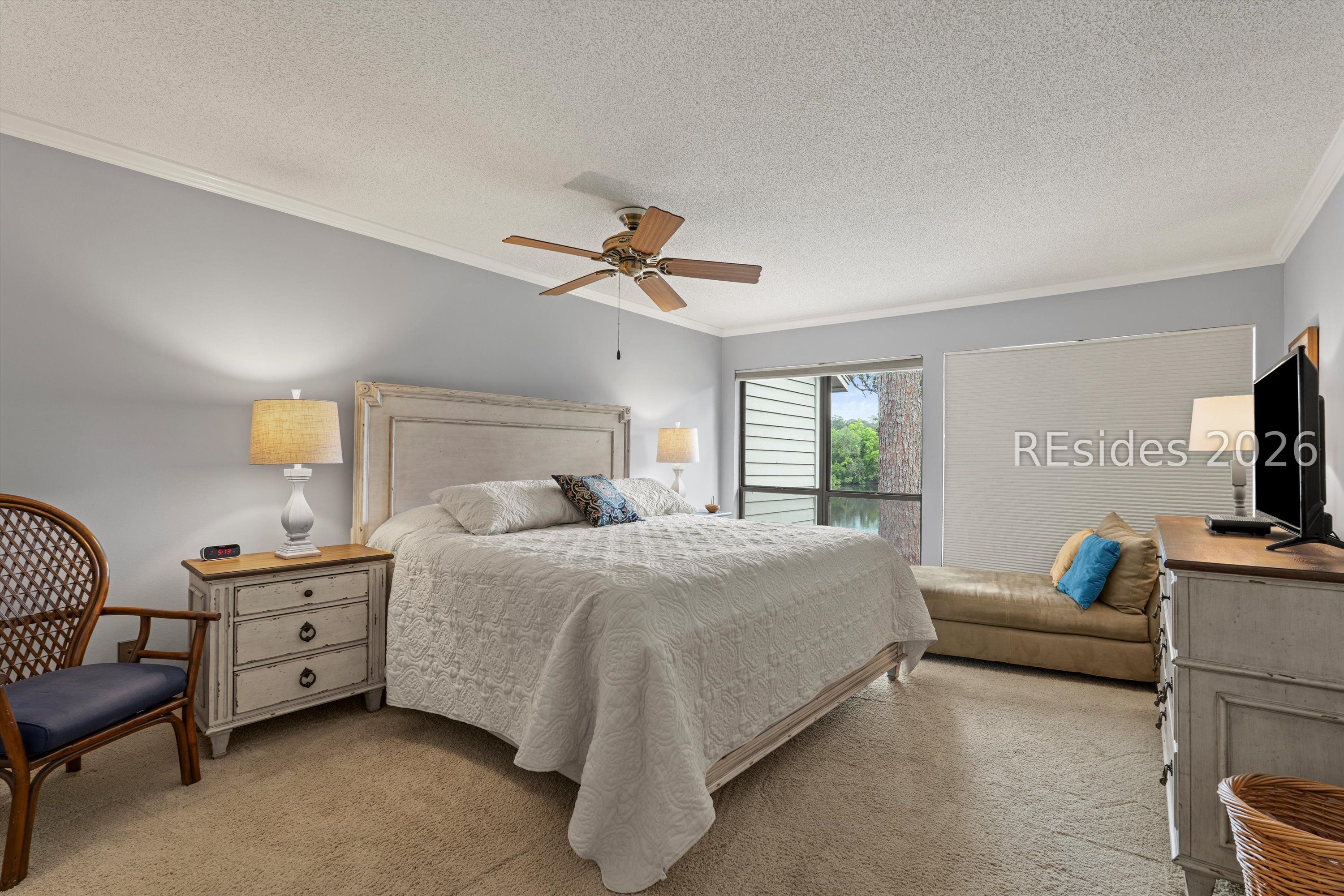 17 Lake Forest Drive Unit: APT 3347