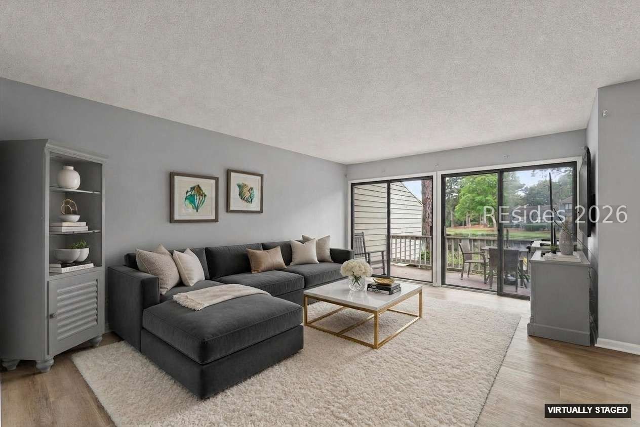 17 Lake Forest Drive Unit: APT 3347