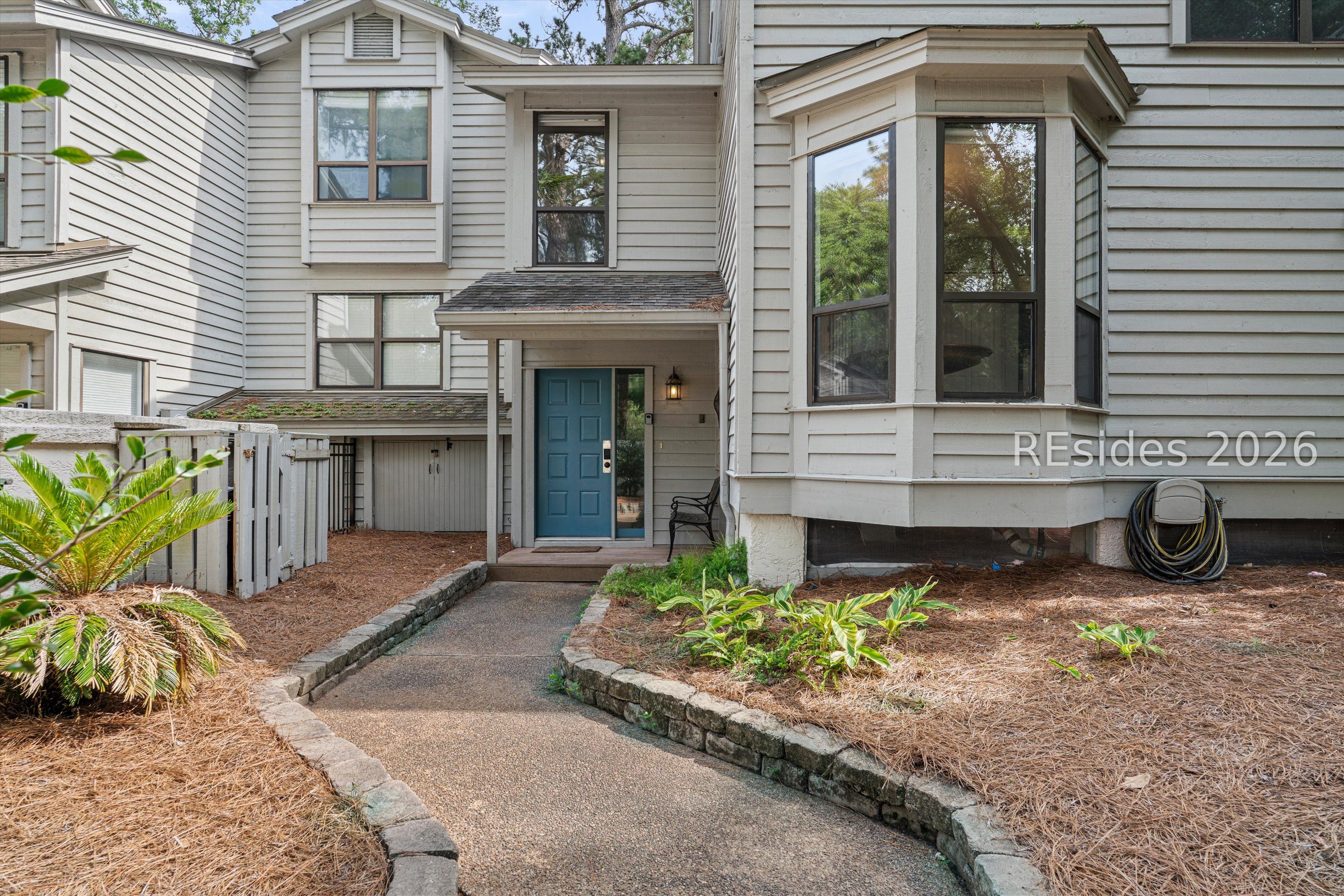 17 Lake Forest Drive Unit: APT 3347