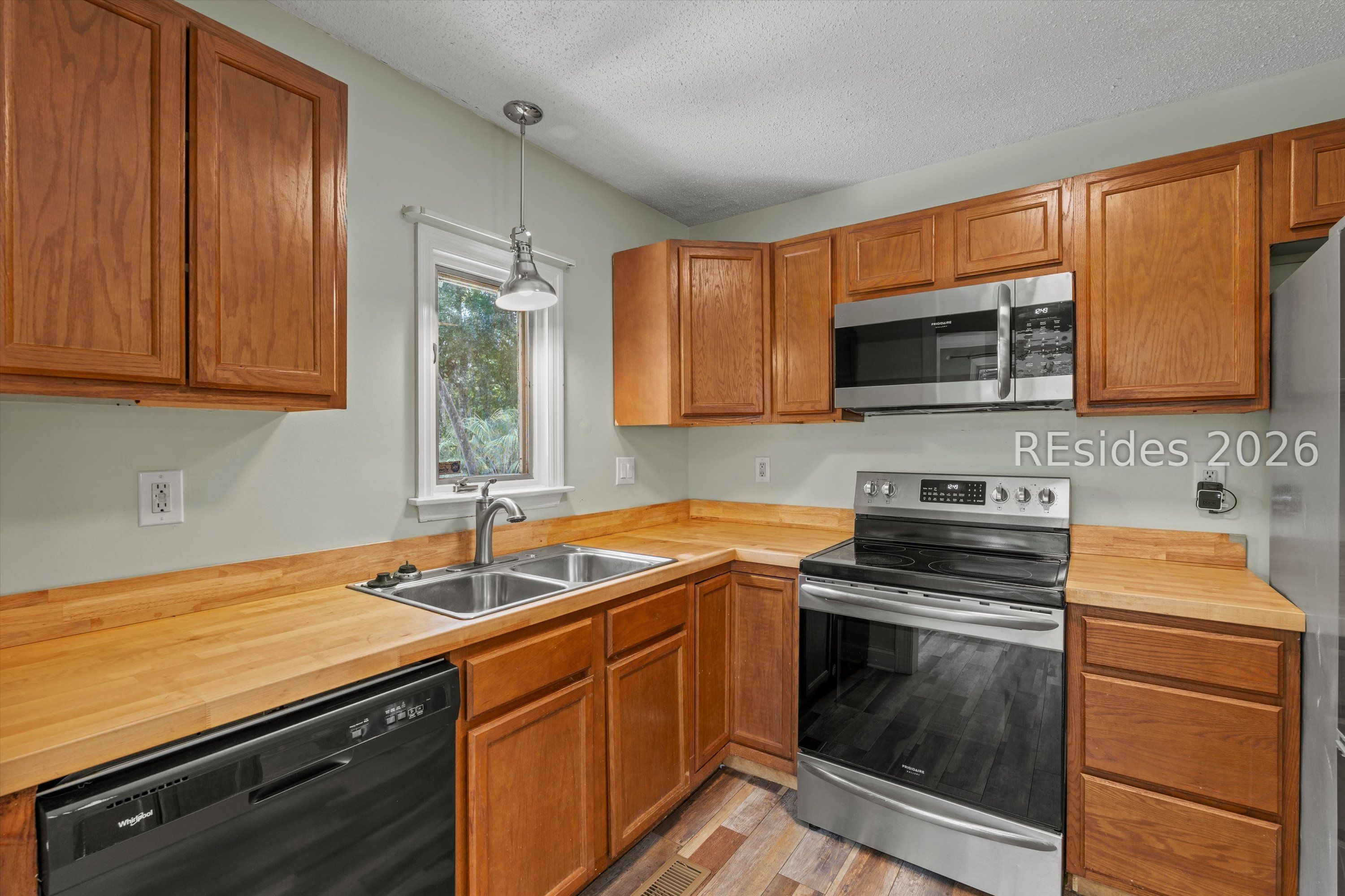 4309 Pinewood Circle
