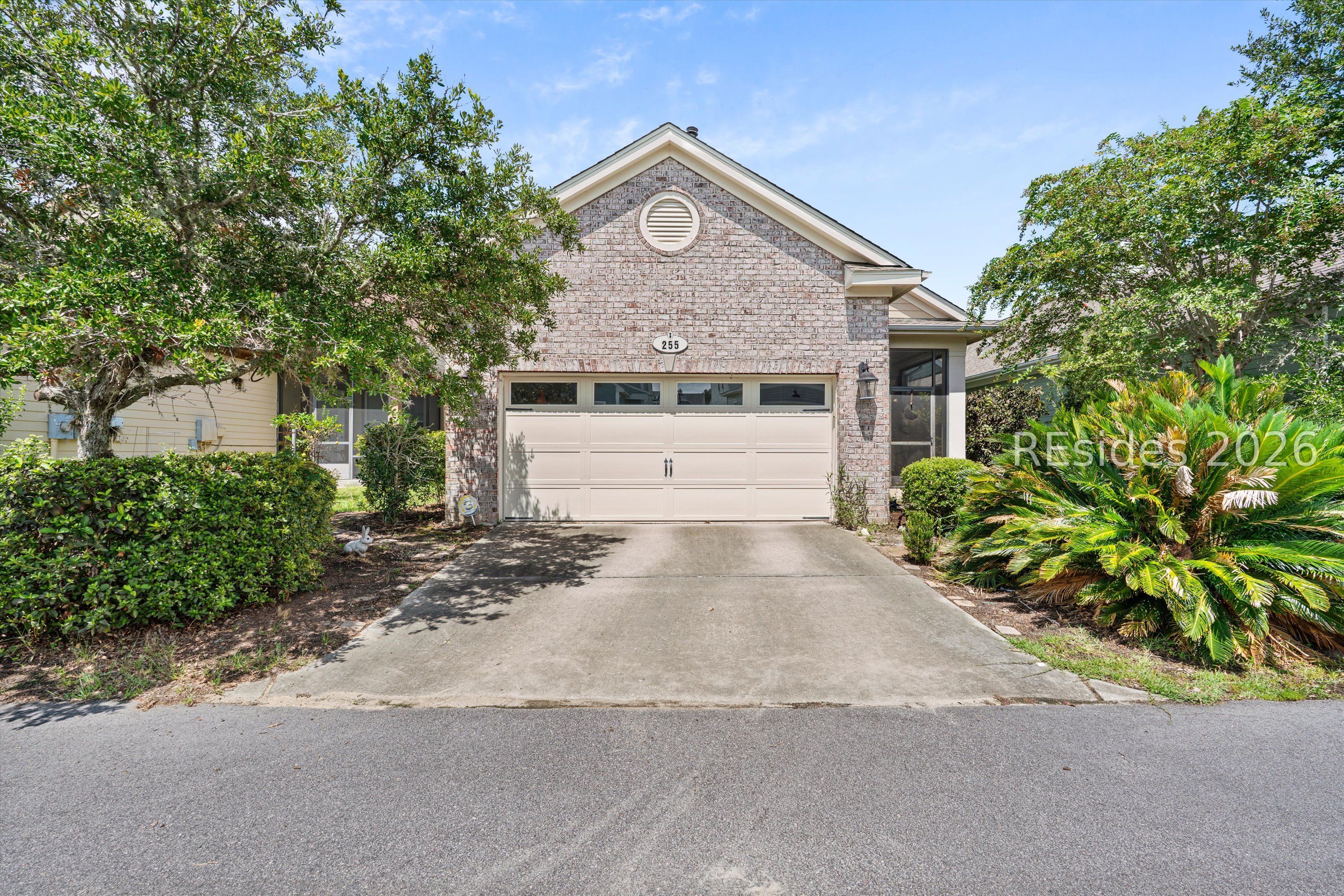 255 Garden Row Drive N