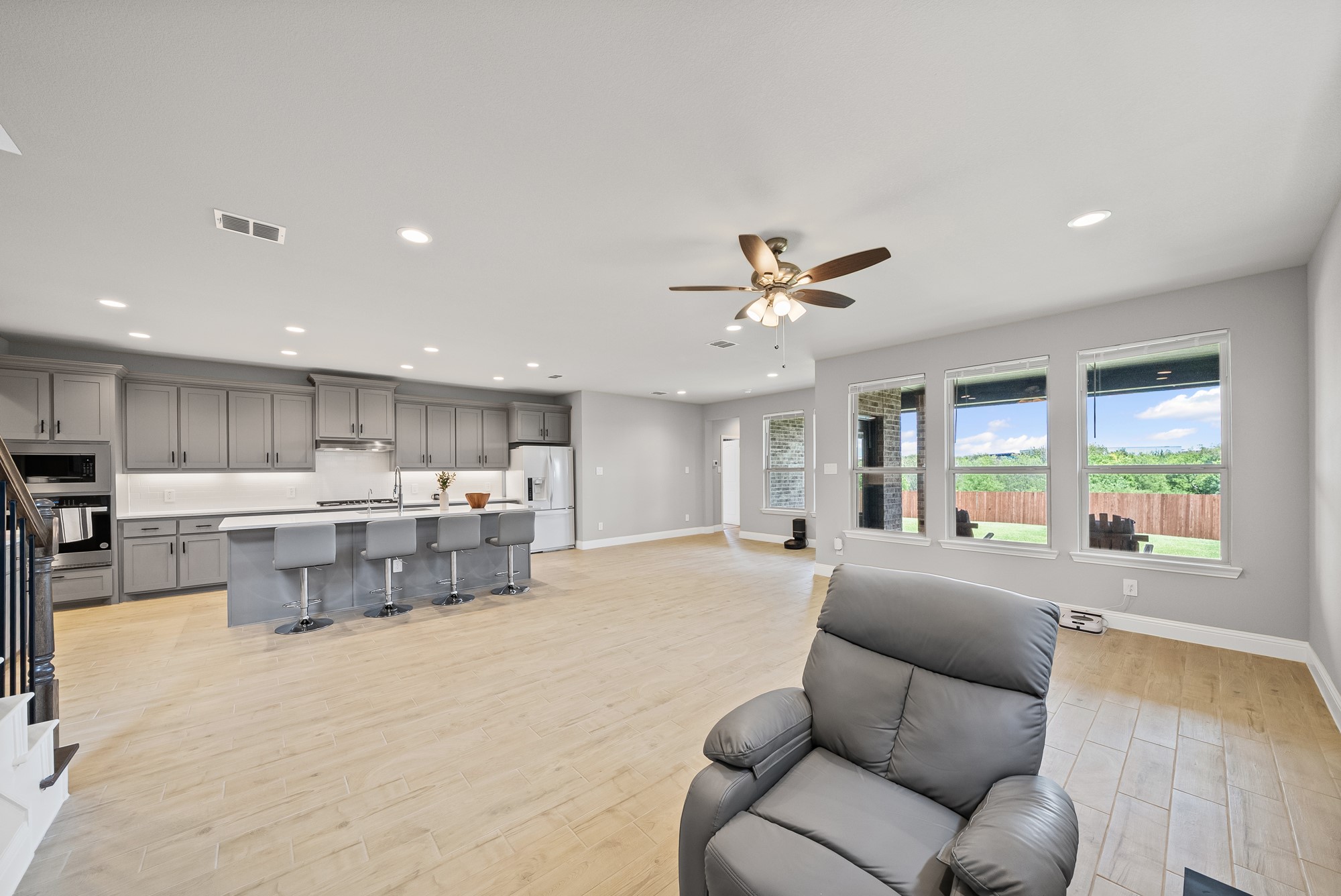 5916 Pine River Lane