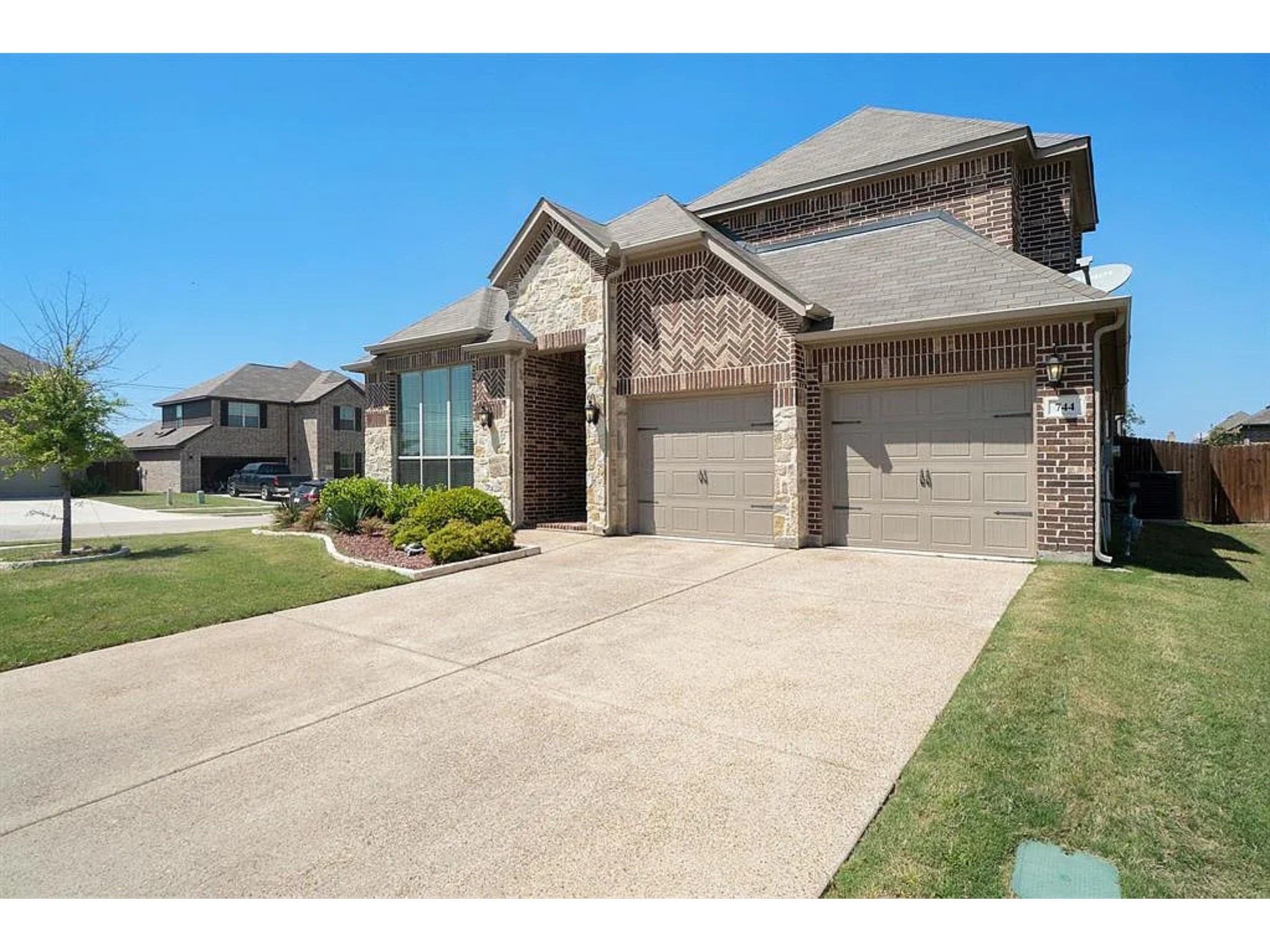 744 Shadow River Drive