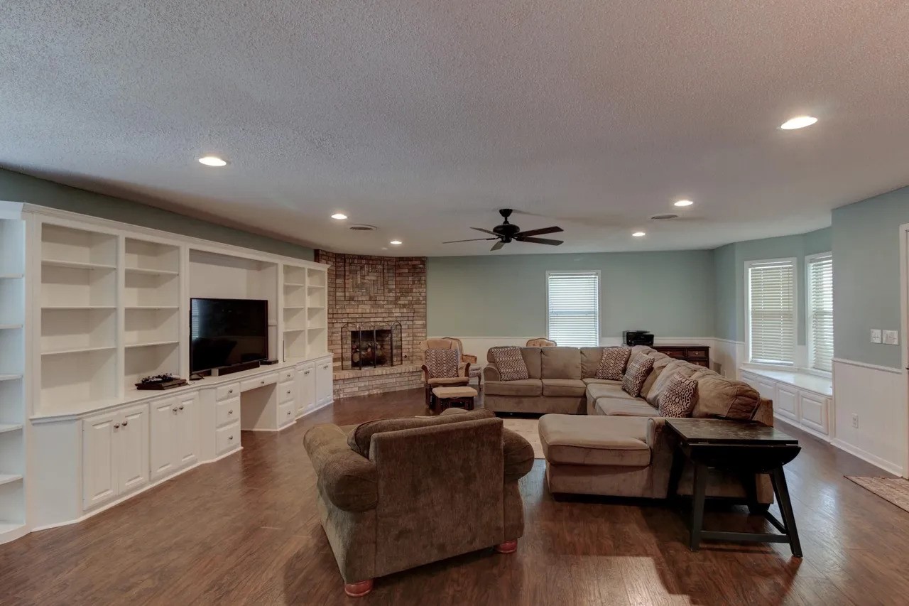 1911 Cypress Court