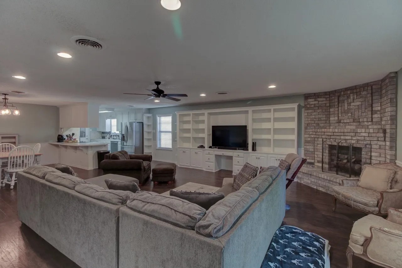1911 Cypress Court