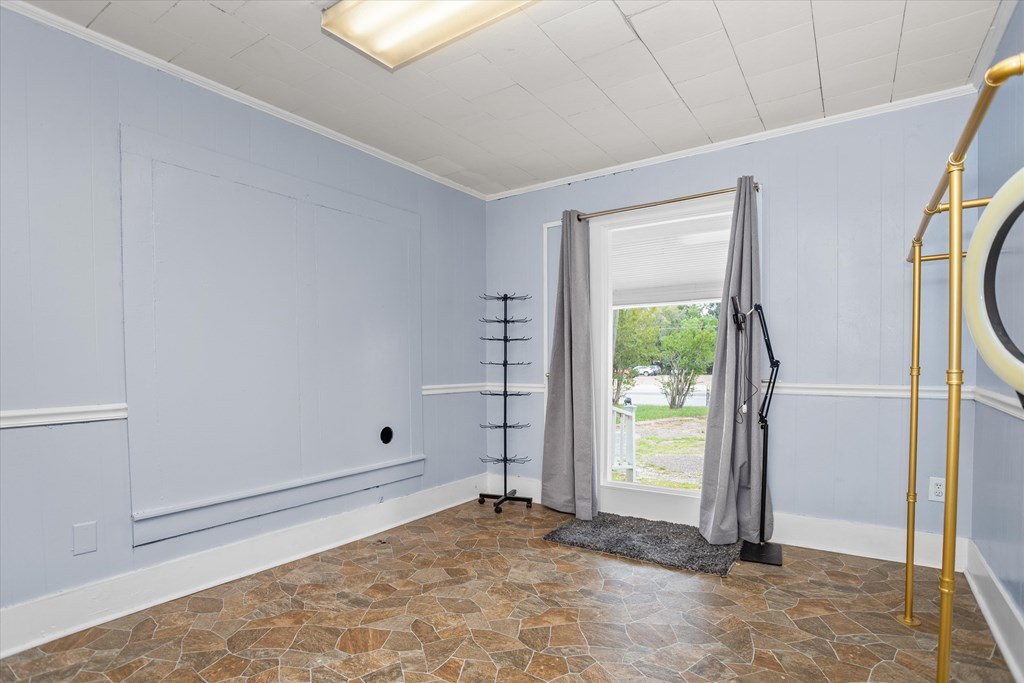 1009 E Denman Avenue