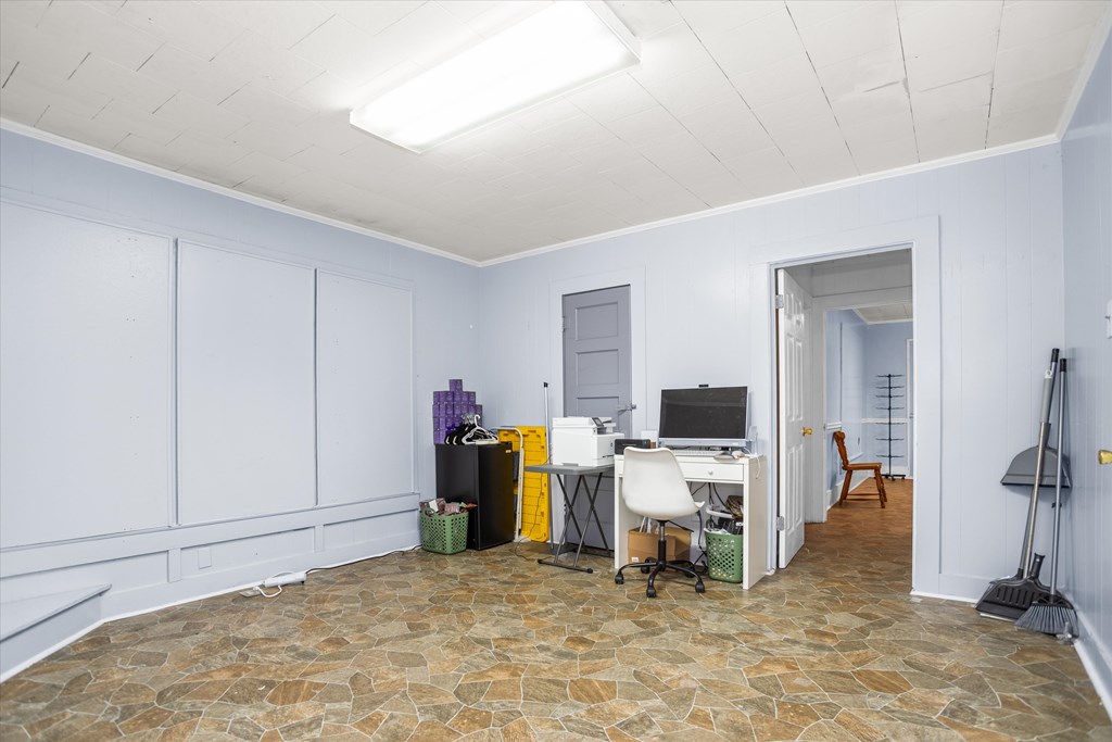 1009 E Denman Avenue