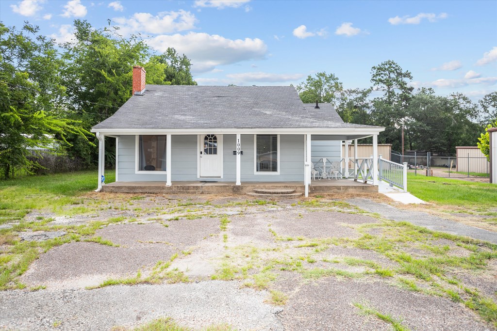 1009 E Denman Avenue