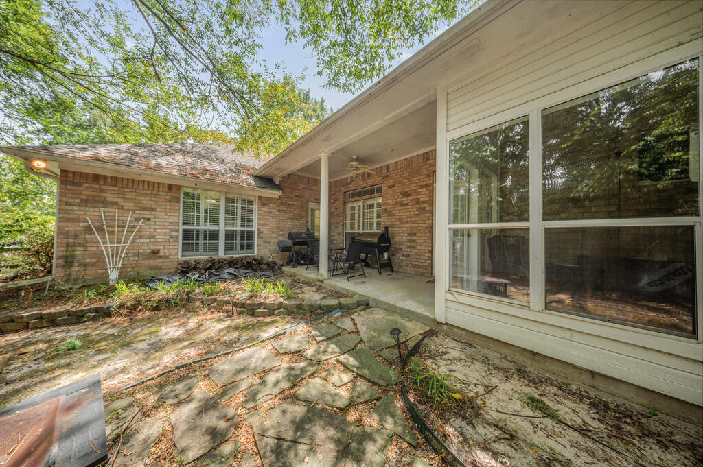 18 Red Oak Lane