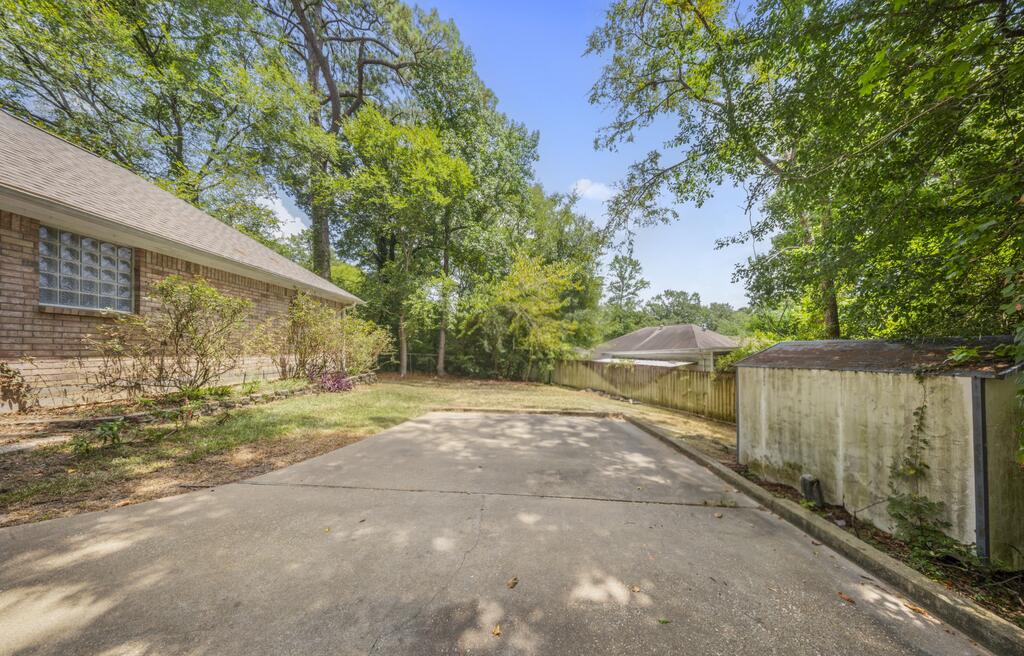 18 Red Oak Lane