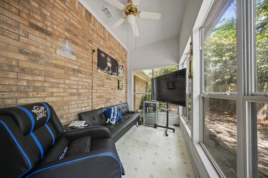 18 Red Oak Lane
