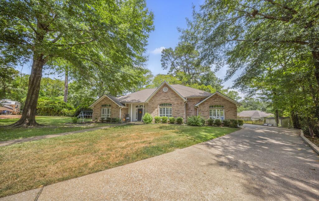 18 Red Oak Lane