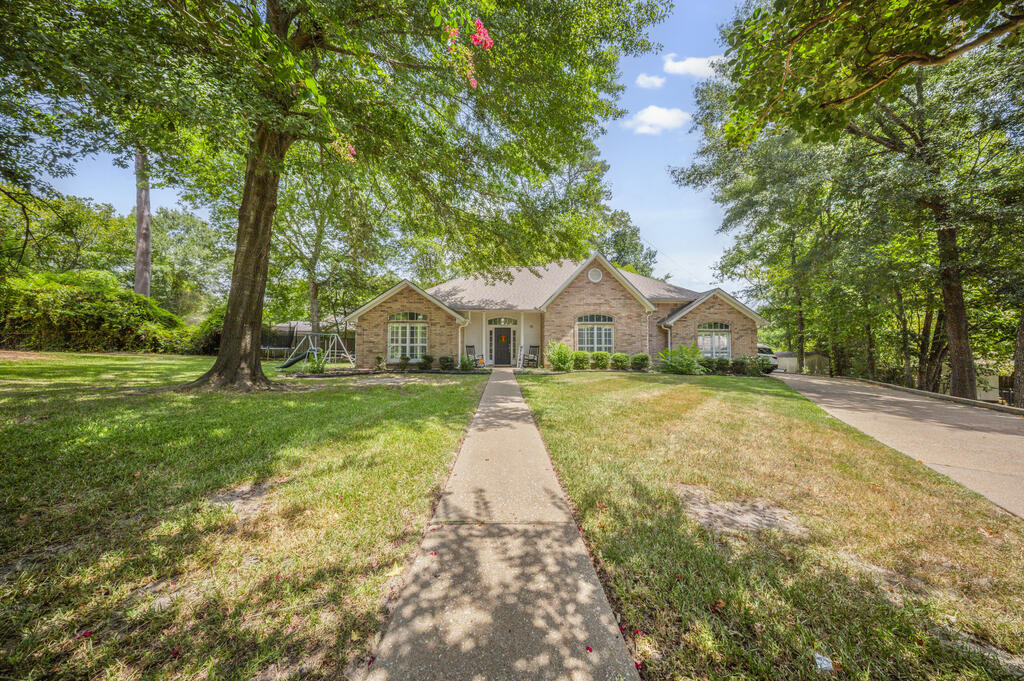 18 Red Oak Lane