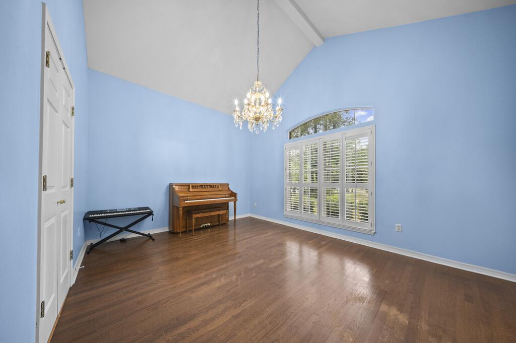 18 Red Oak Lane