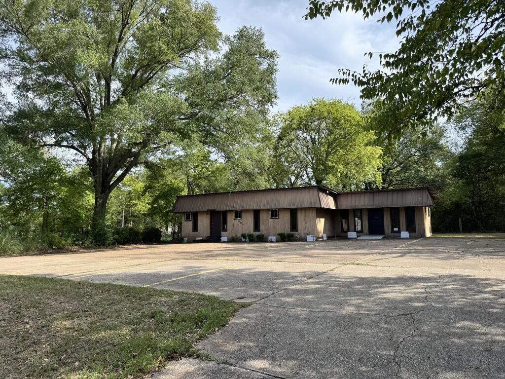 407 Kurth Drive