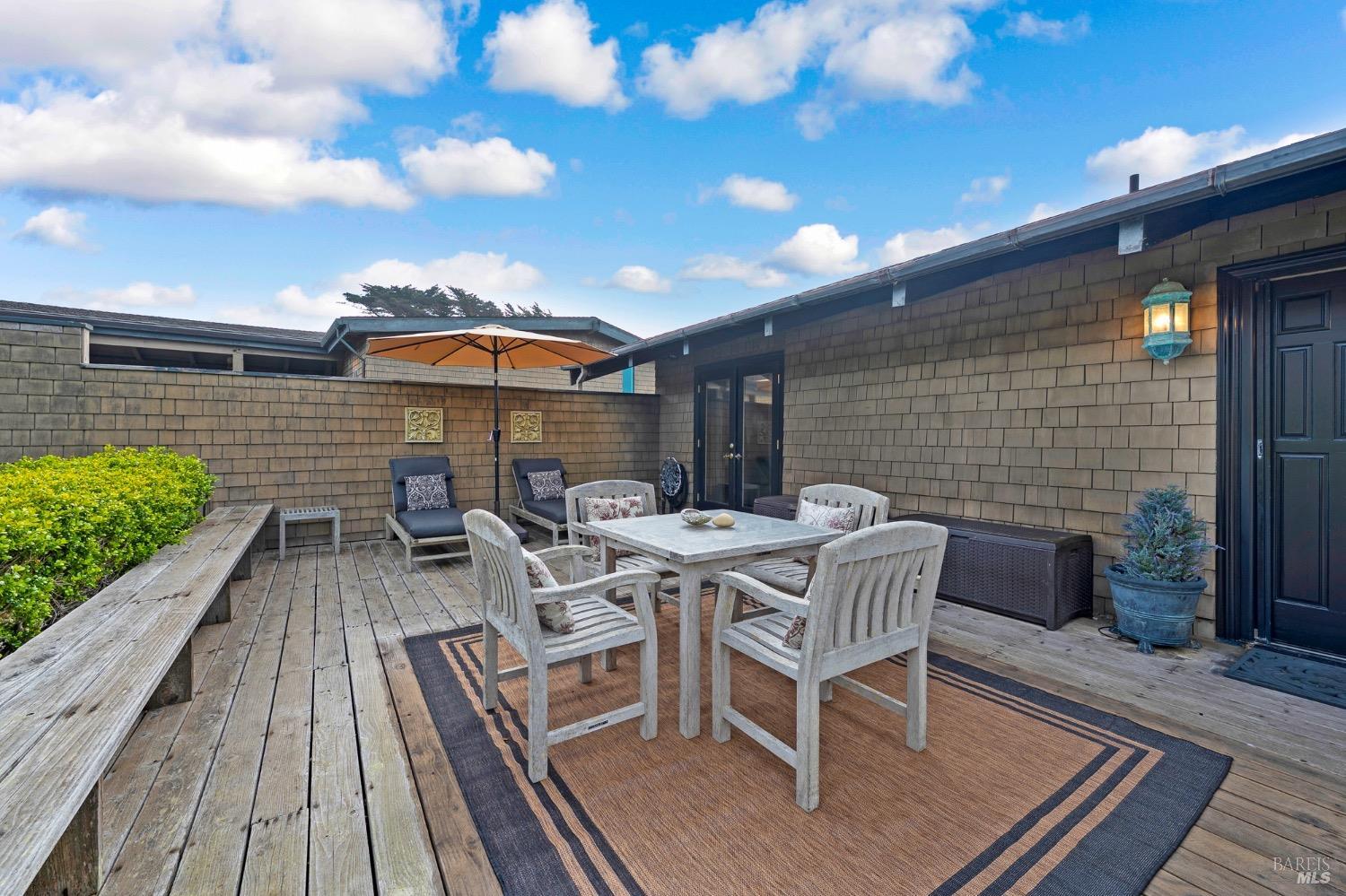 38470 Robinson Reef Dr