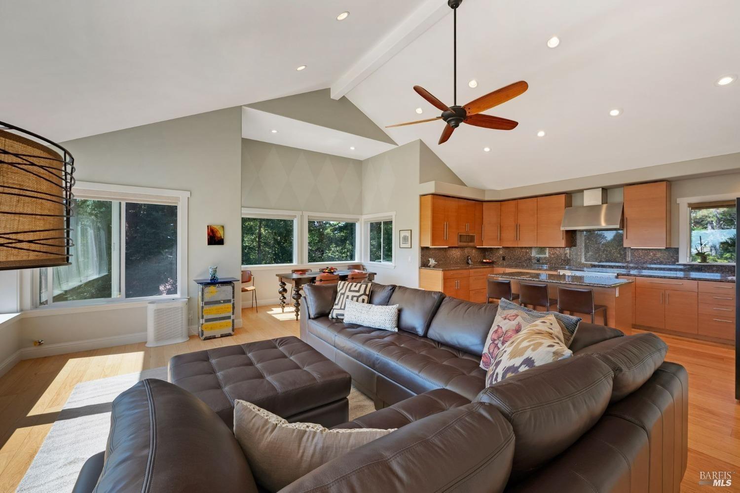 45860 Sunset Dr