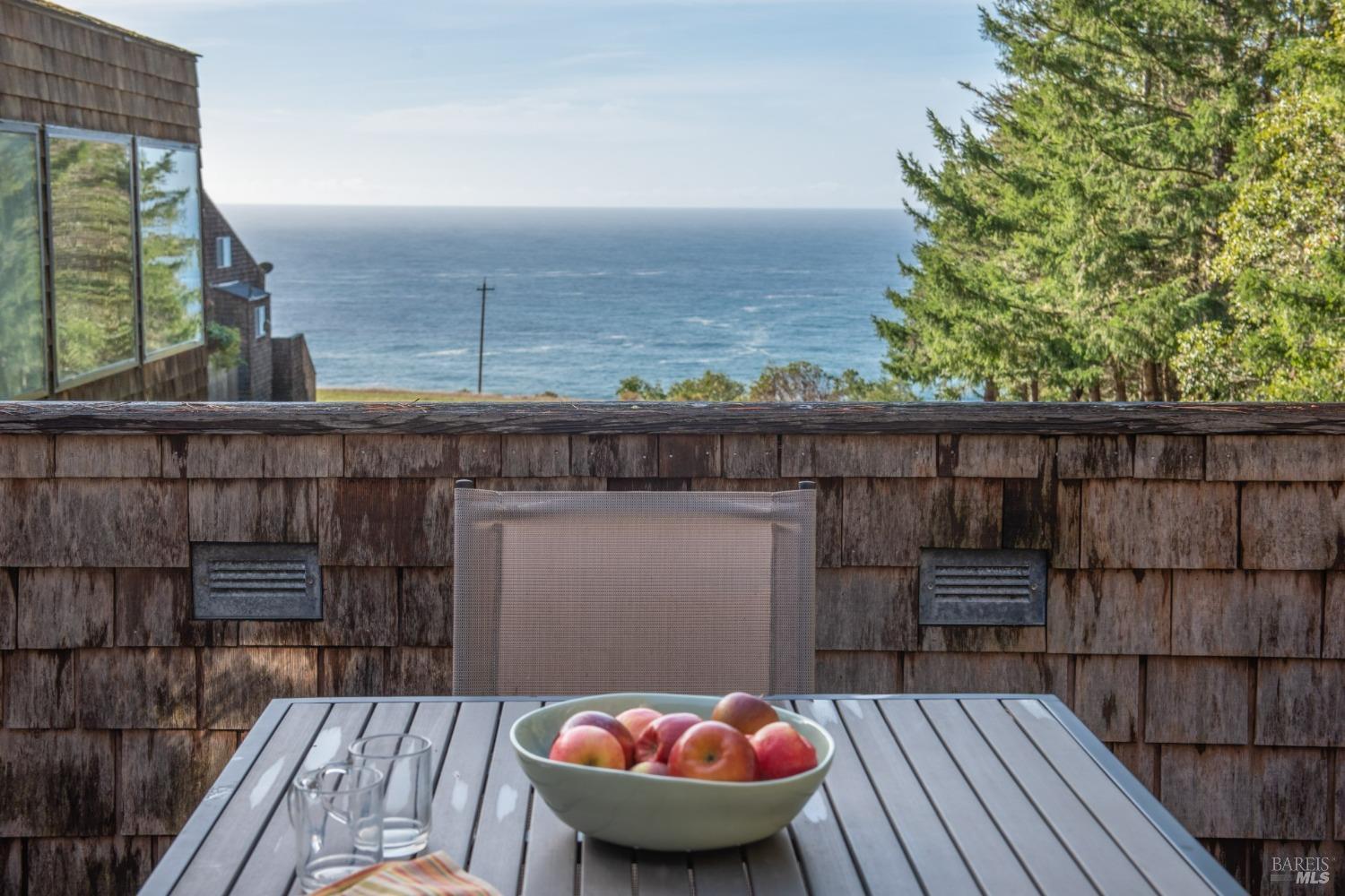 354 Madrone Mdw