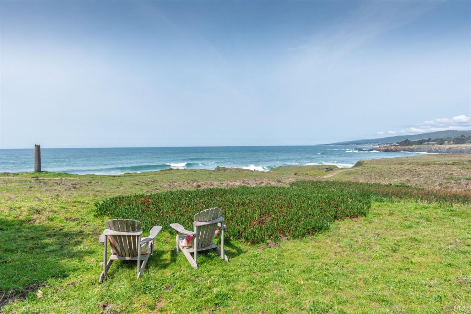 67 Black Point Reach