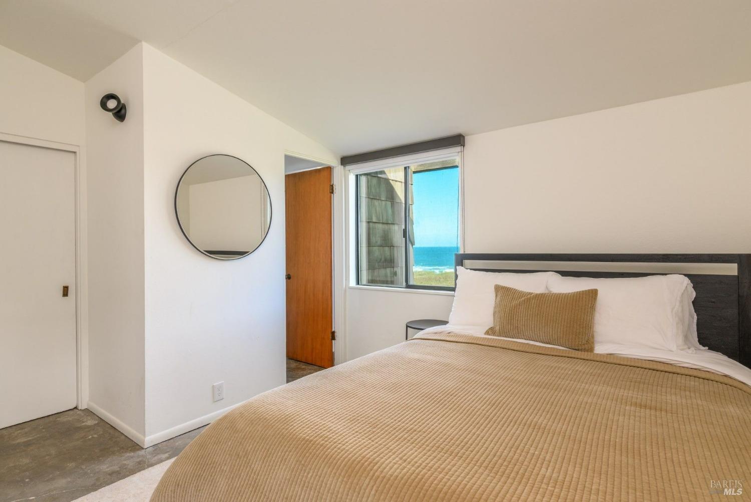 67 Black Point Reach