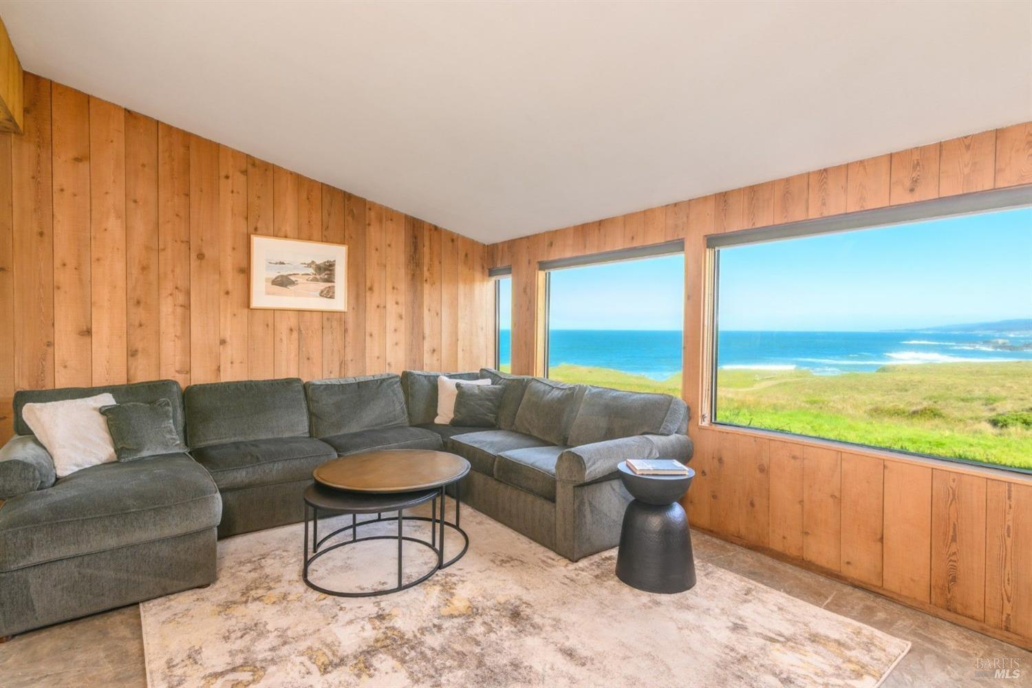 67 Black Point Reach