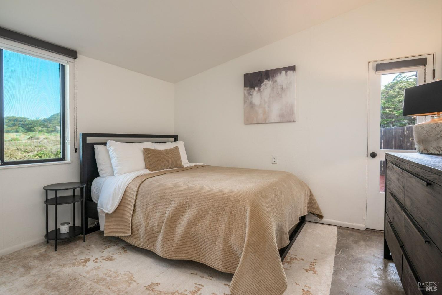 67 Black Point Reach