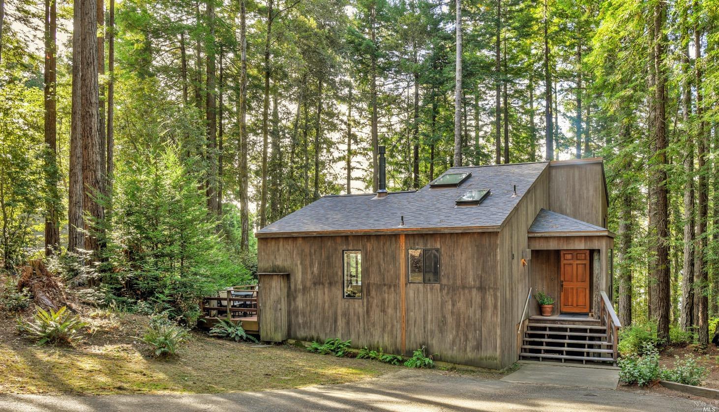 340 Pines Close Rd
