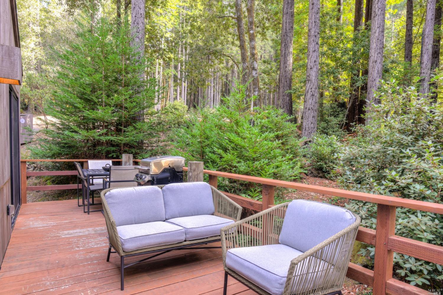 340 Pines Close Rd