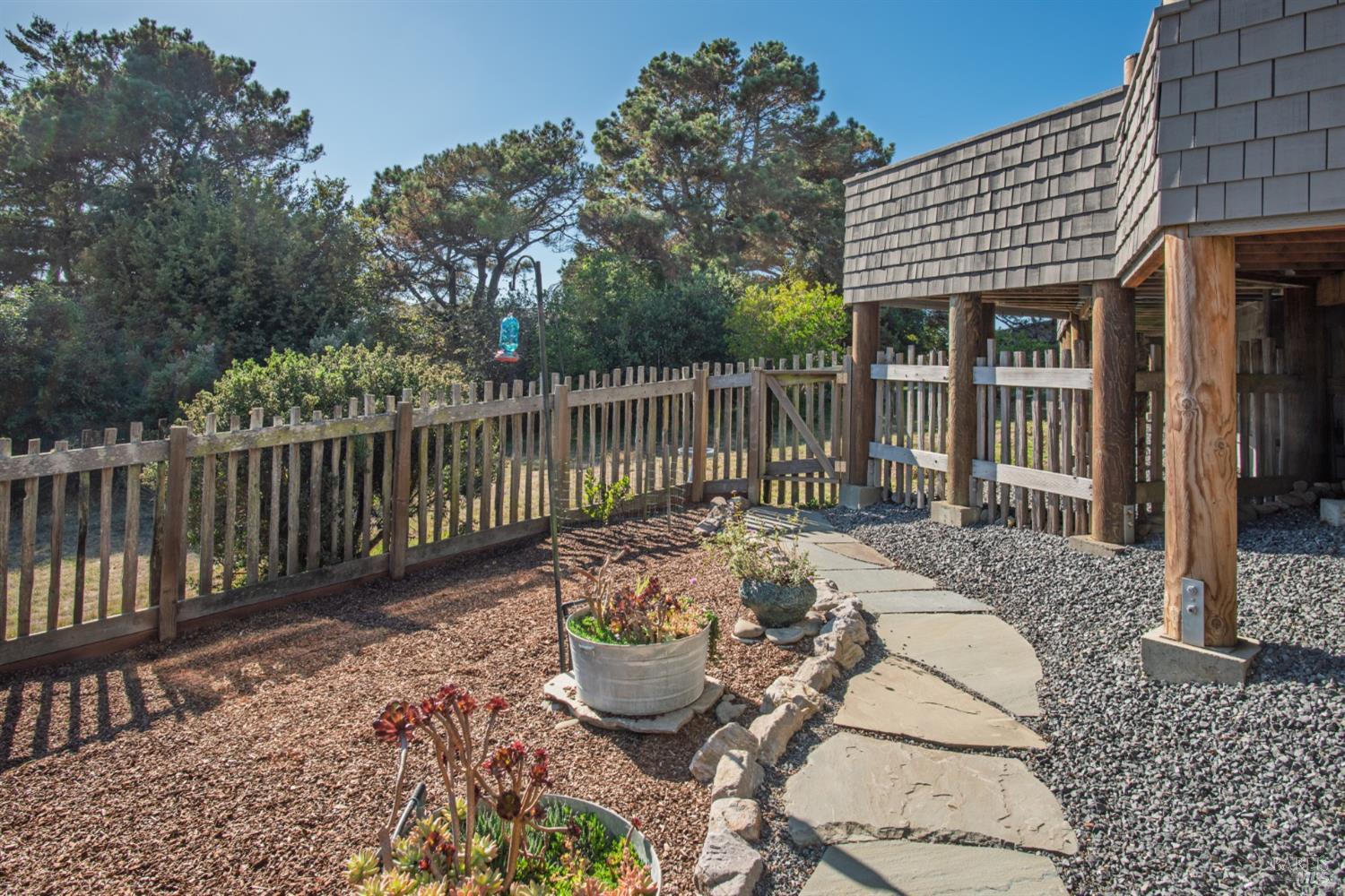 37944 Sentinel Close