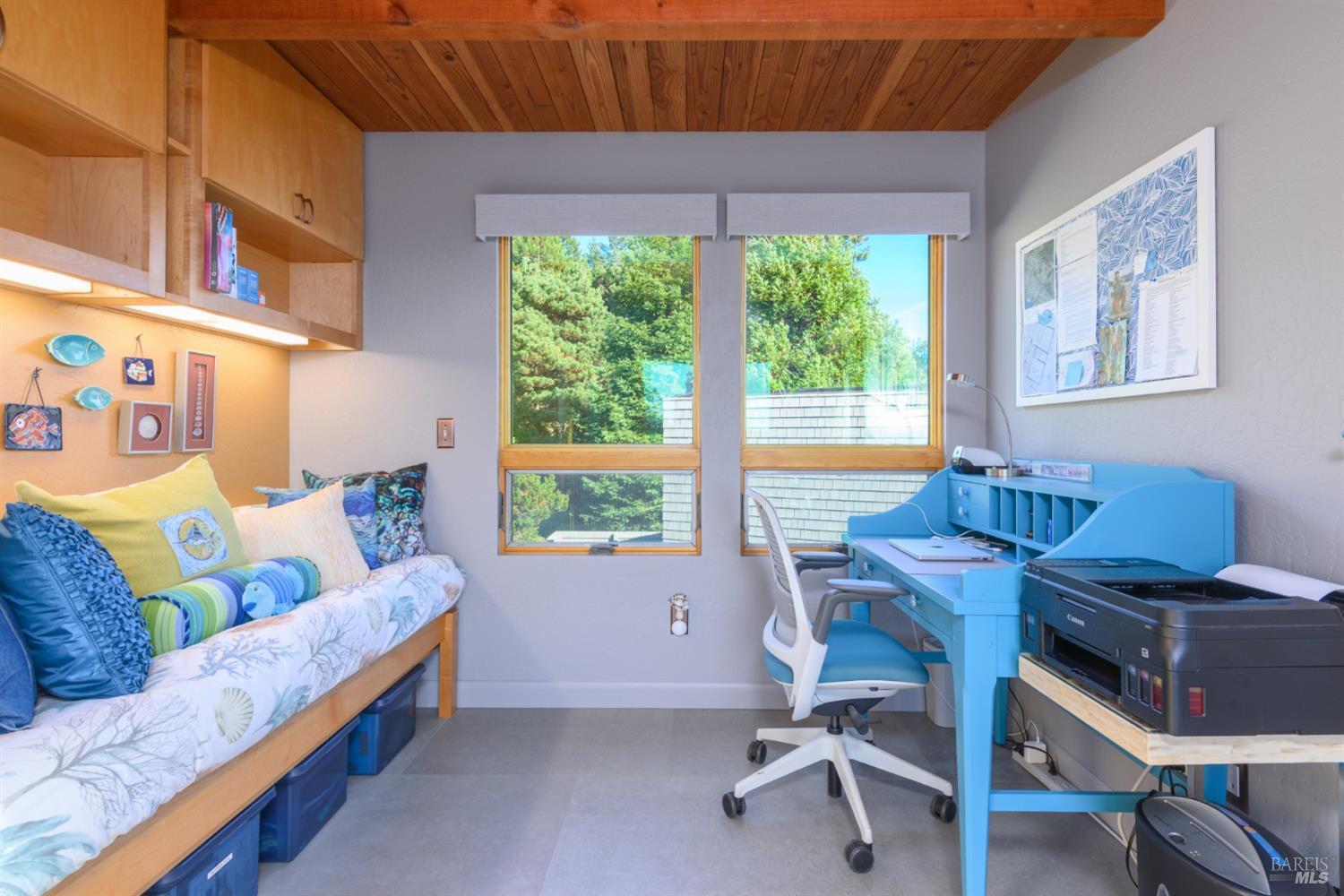 37944 Sentinel Close