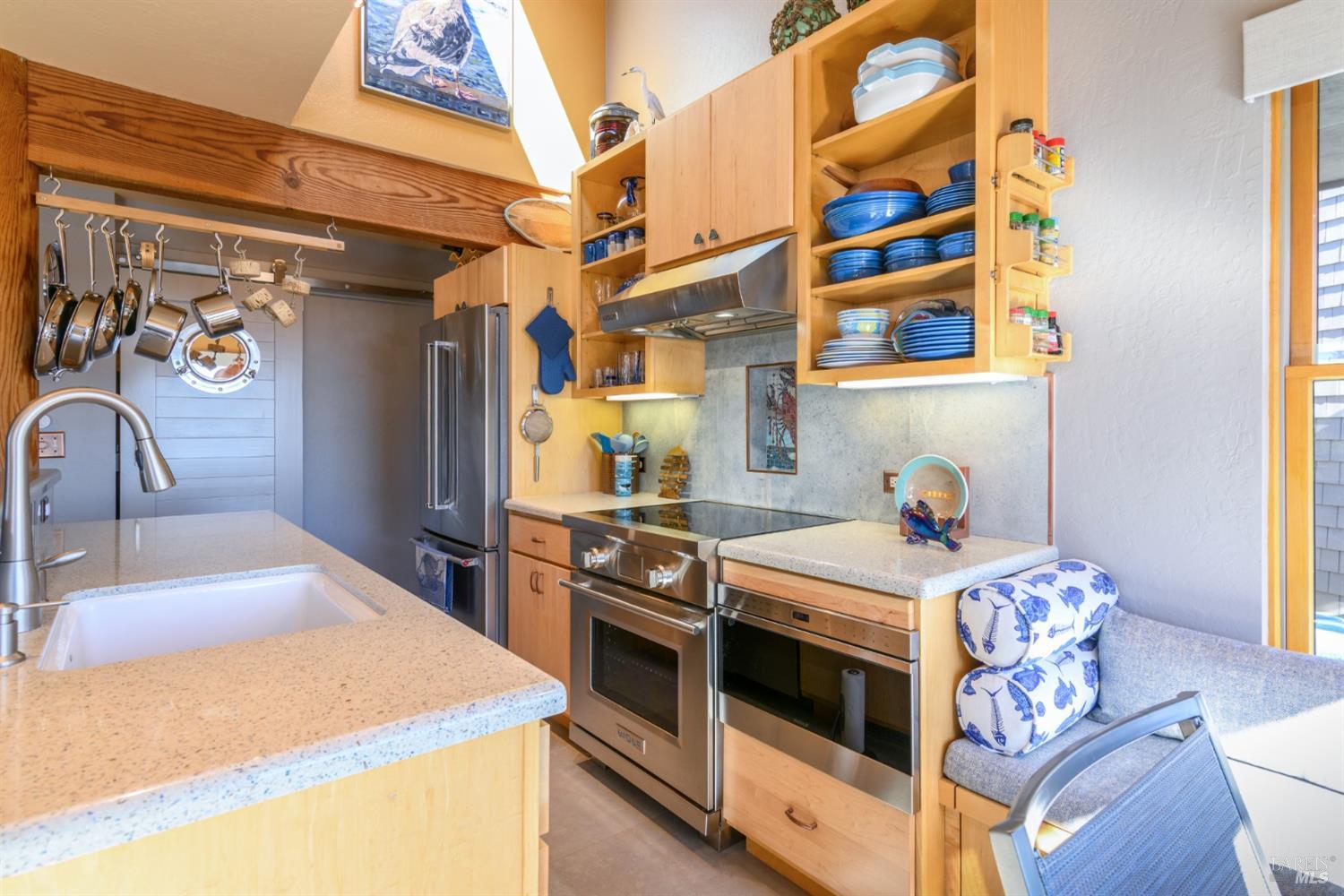 37944 Sentinel Close