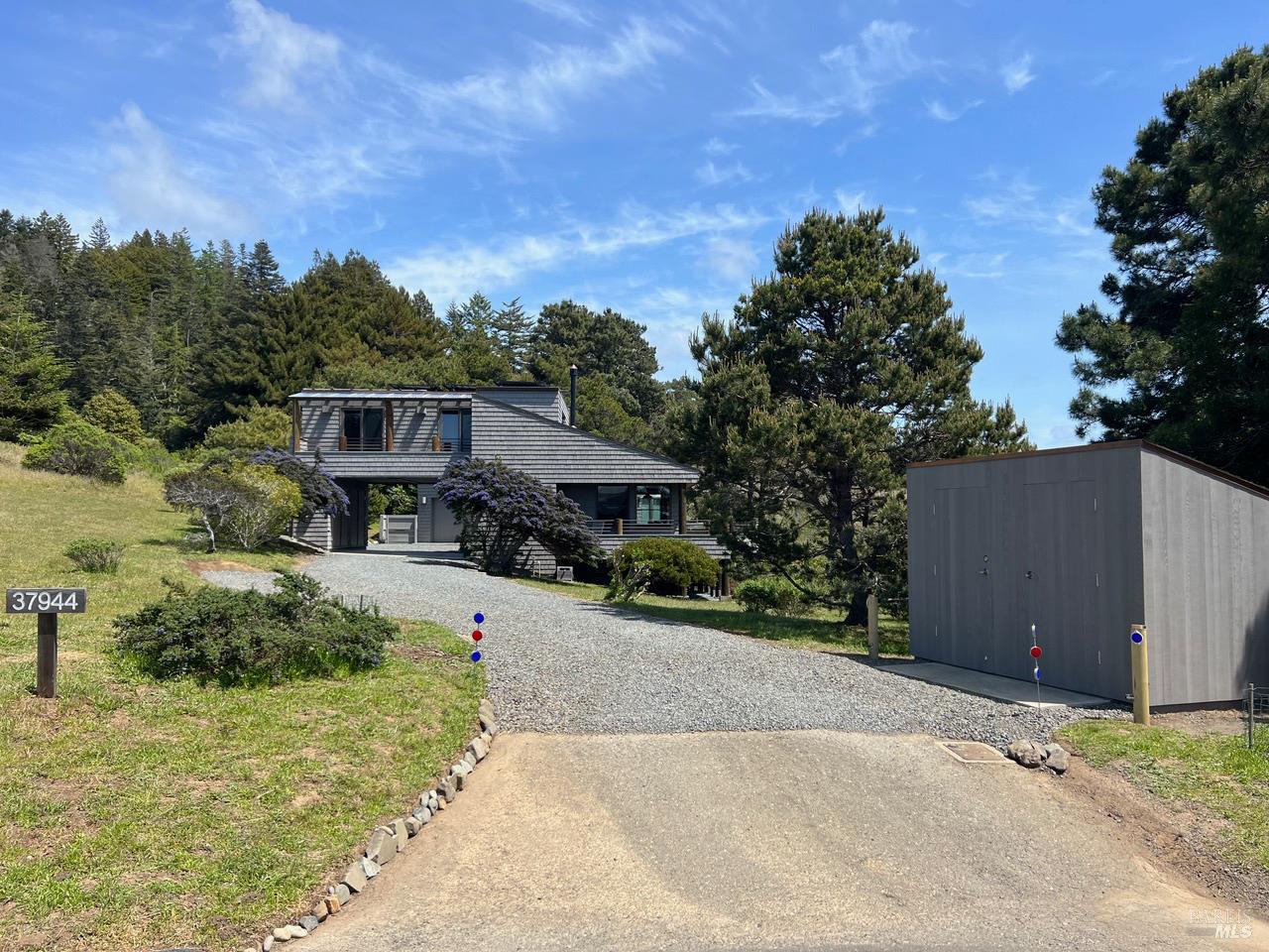 37944 Sentinel Close