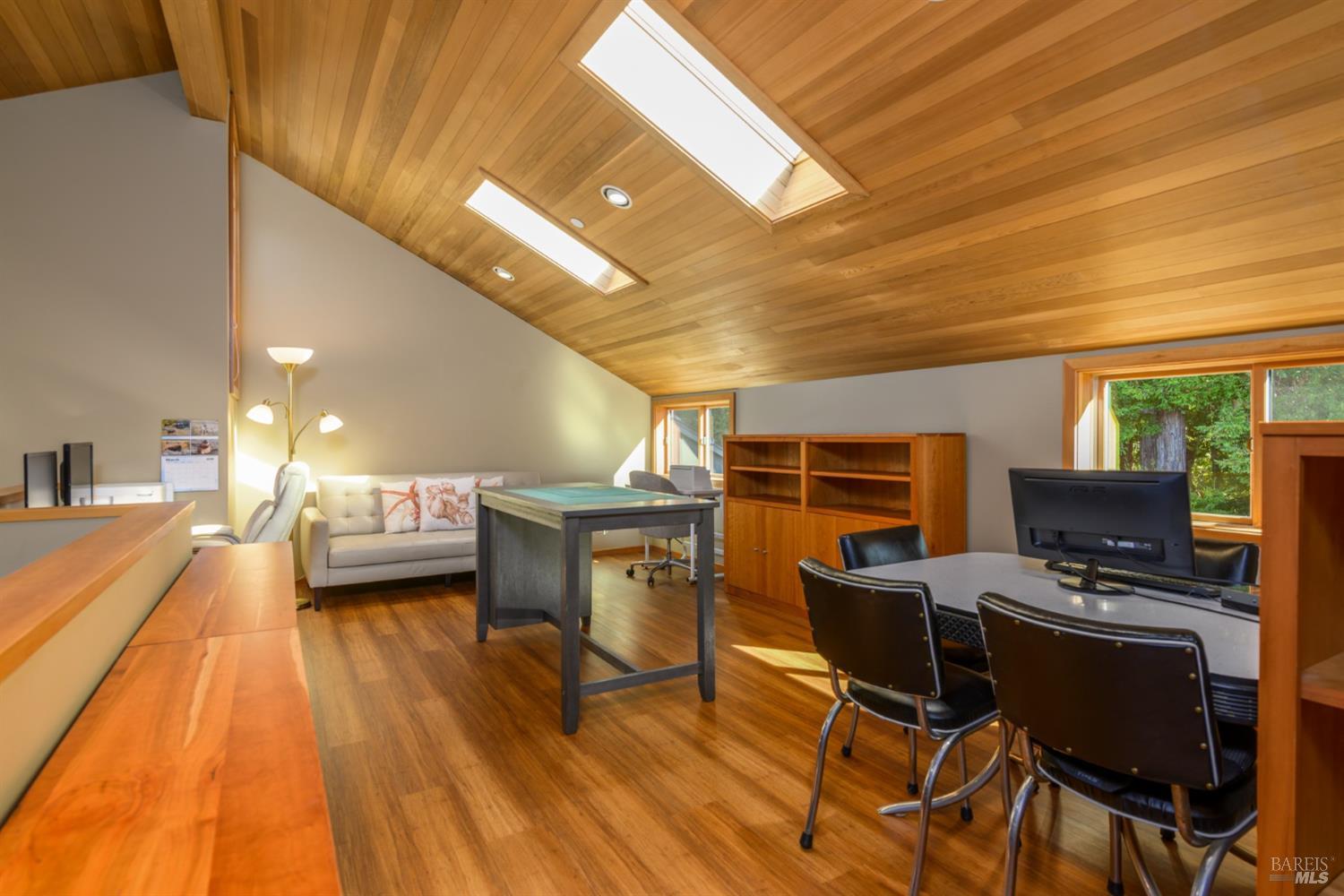 135 Larkspur Close