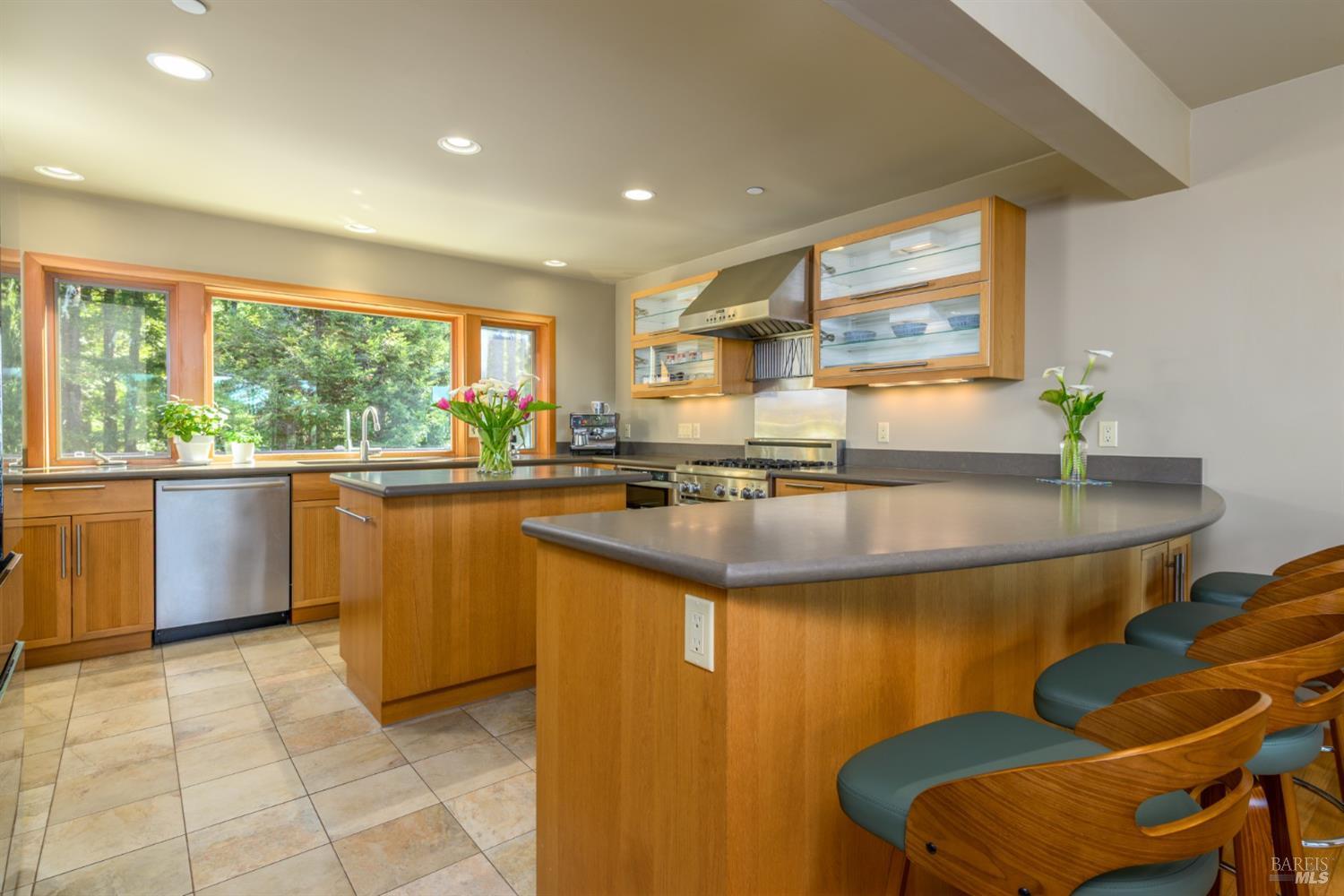 135 Larkspur Close