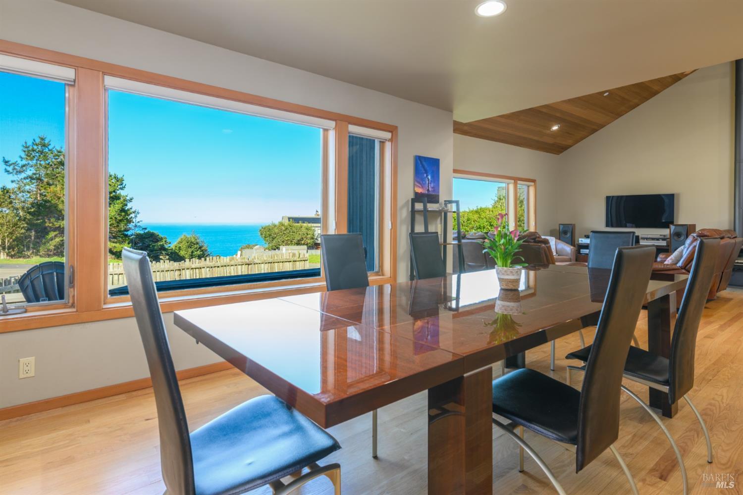 135 Larkspur Close