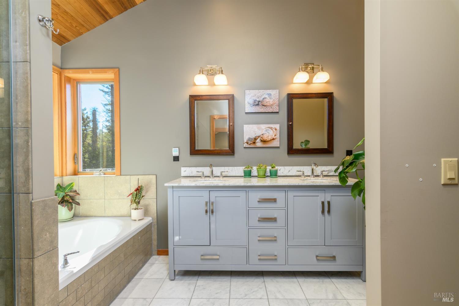 135 Larkspur Close