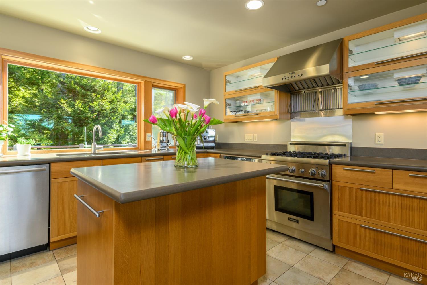 135 Larkspur Close