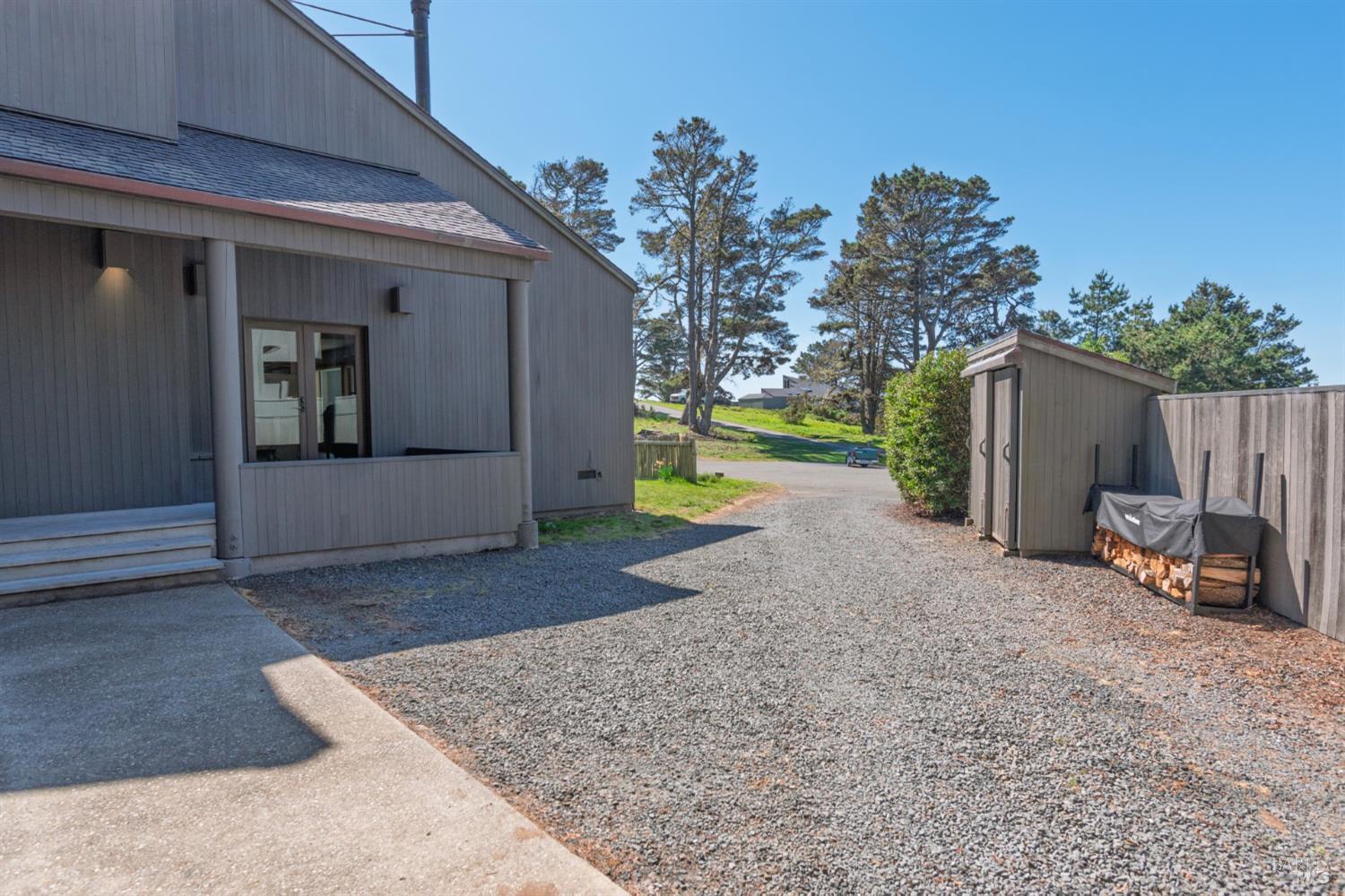 135 Larkspur Close