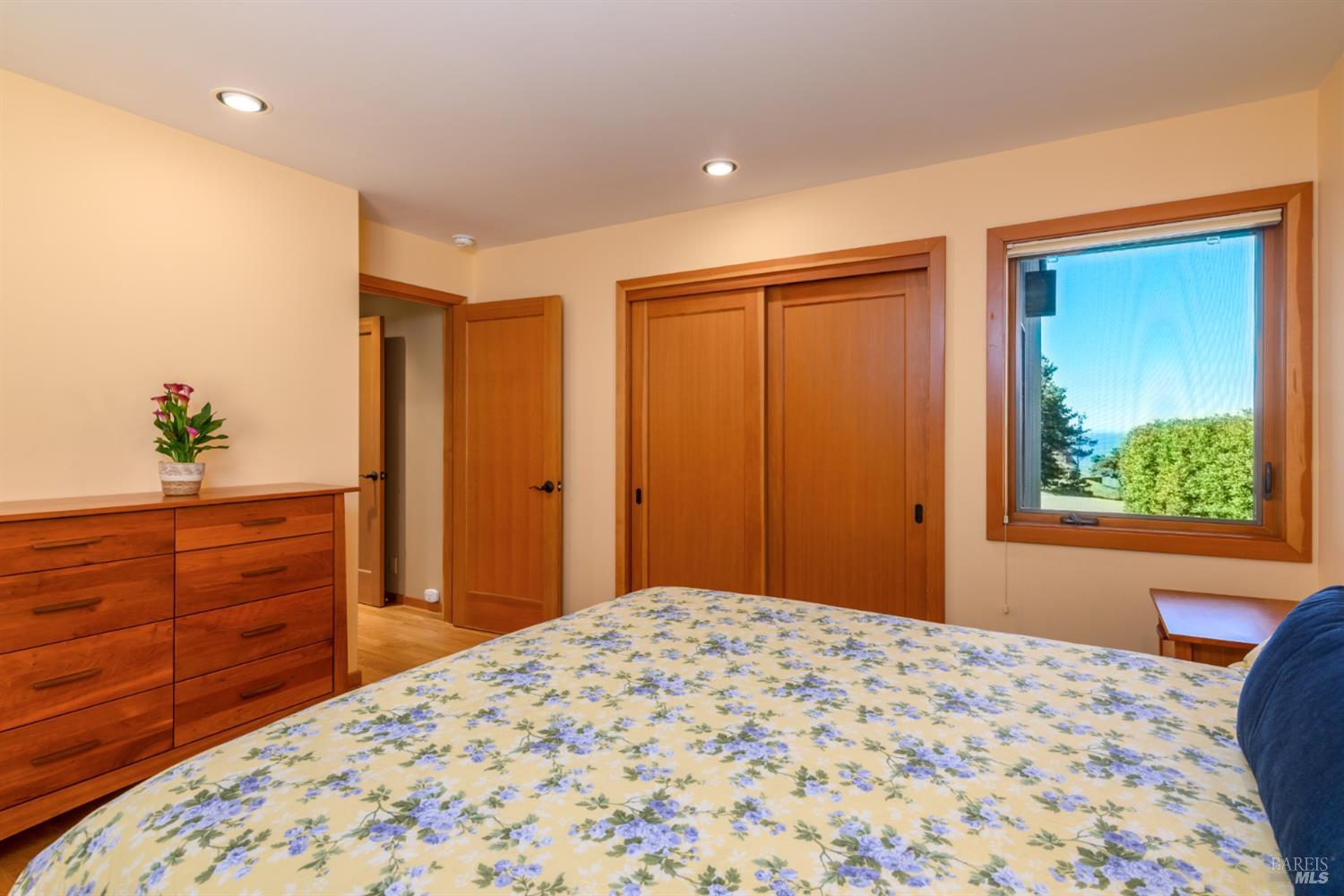 135 Larkspur Close
