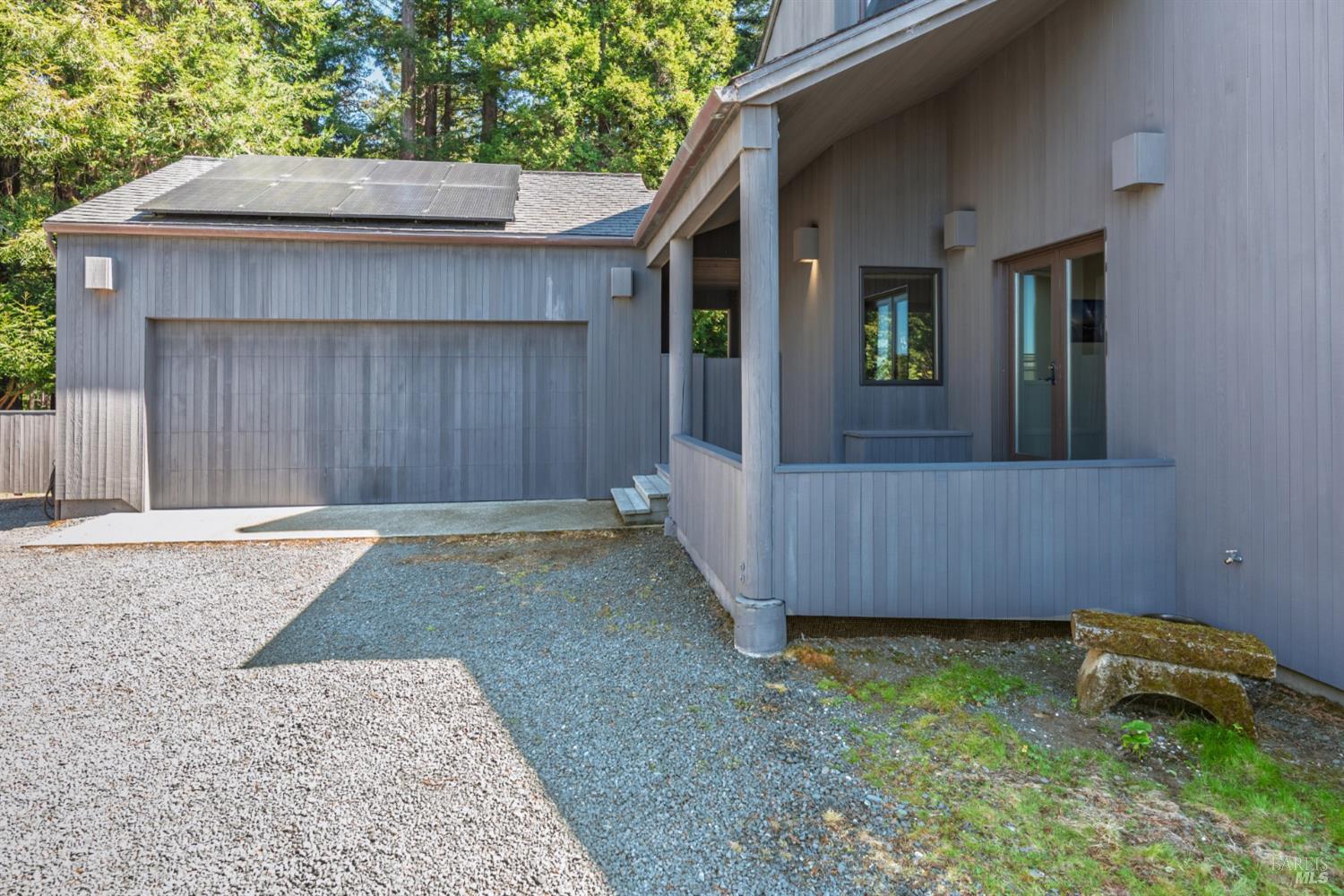 135 Larkspur Close