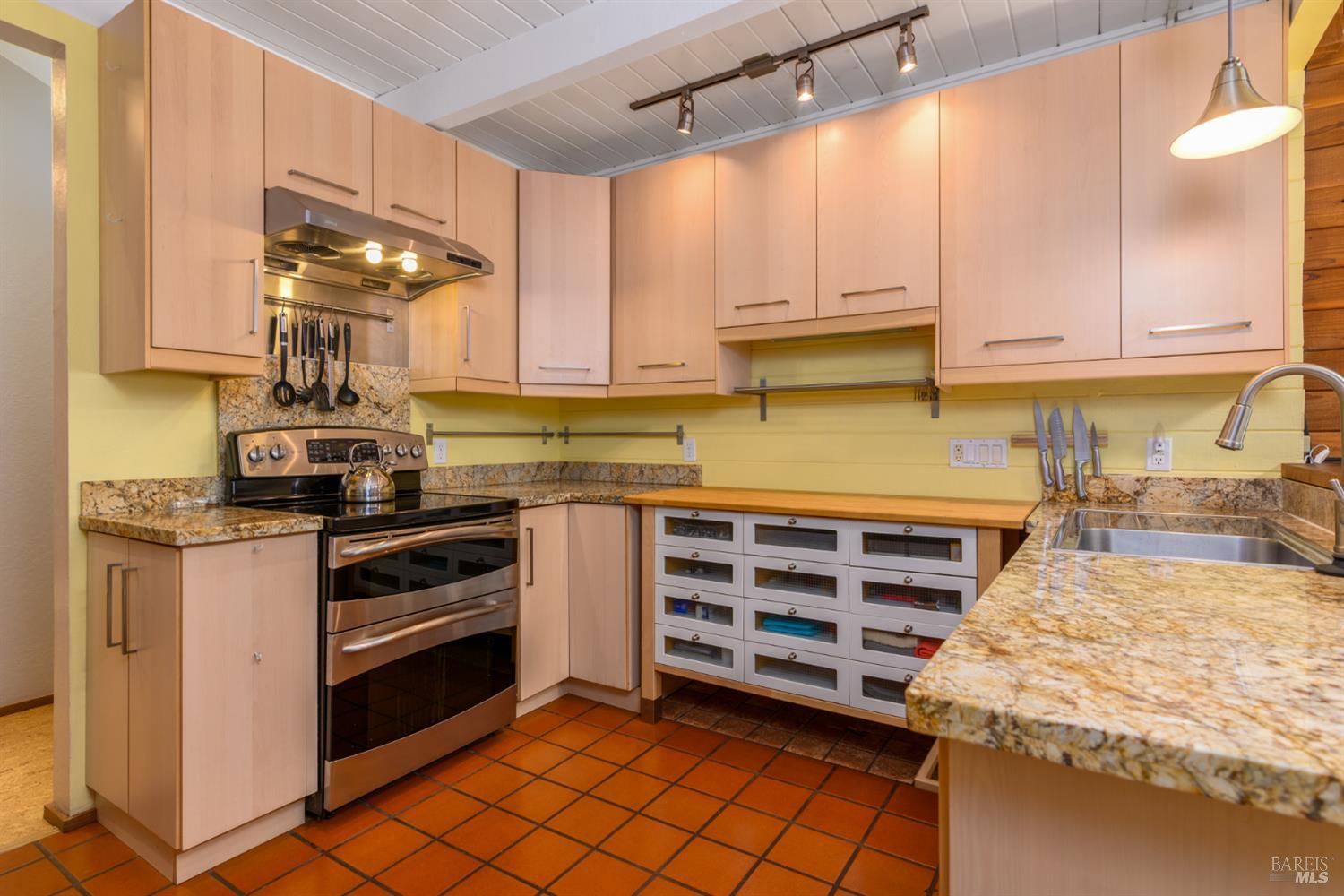 38020 Sentinel Close Road